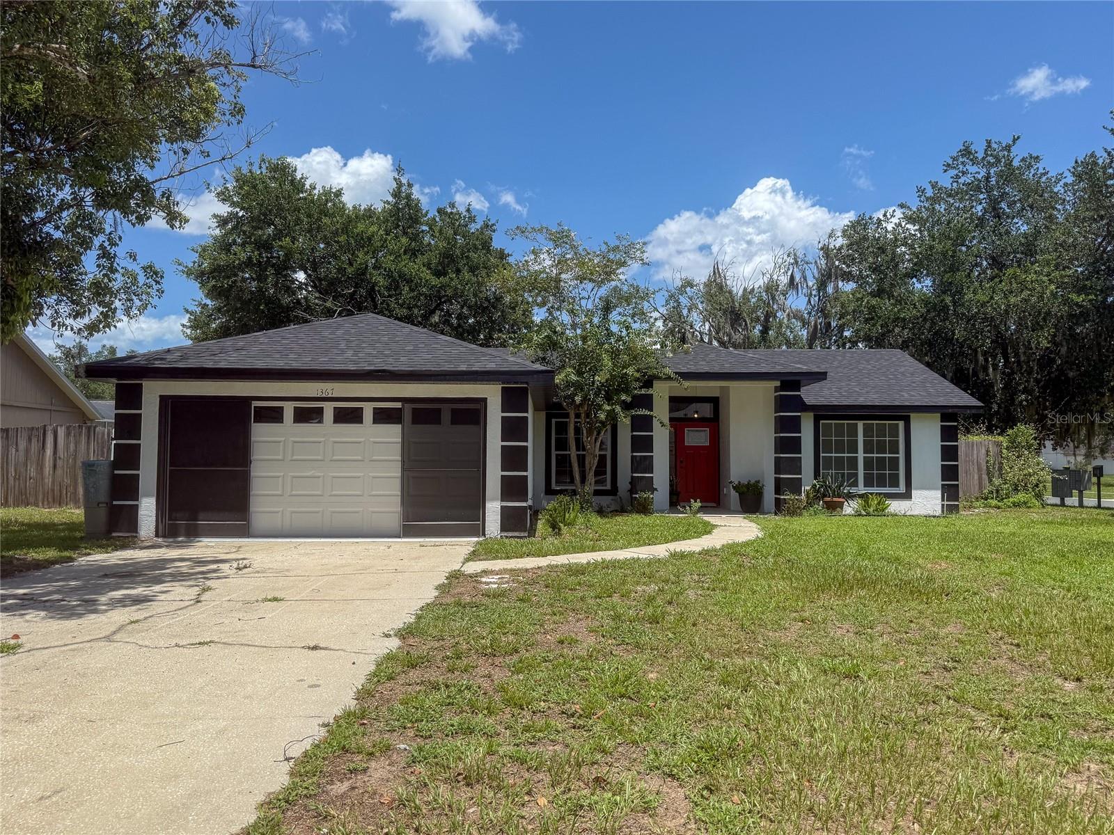 Single Family Residence em DELAND, FL - Daniel Dourado