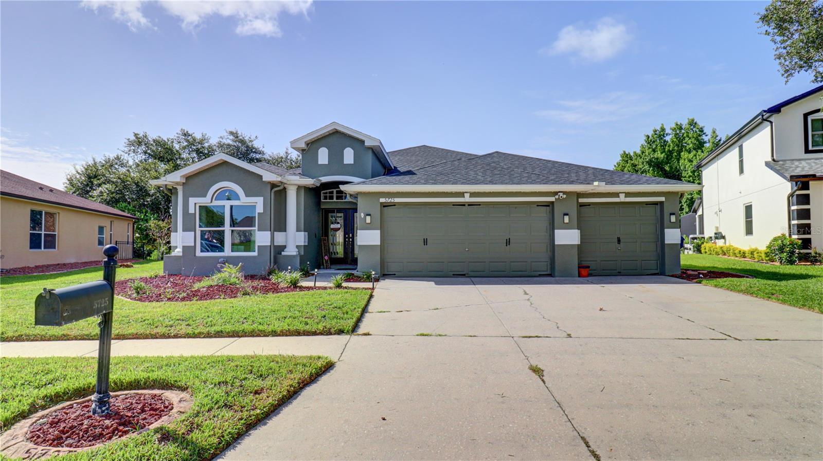 Single Family Residence in LAND O LAKES, FL - Daniel Dourado