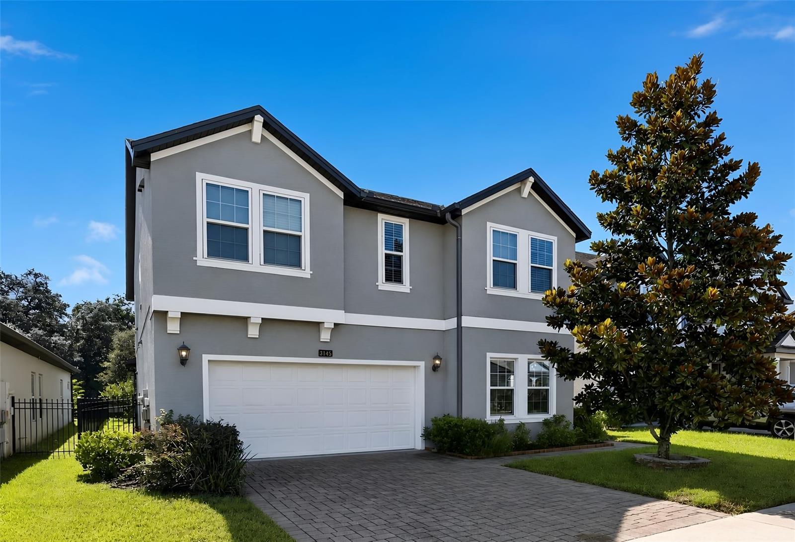 Single Family Residence in OVIEDO, FL - Daniel Dourado