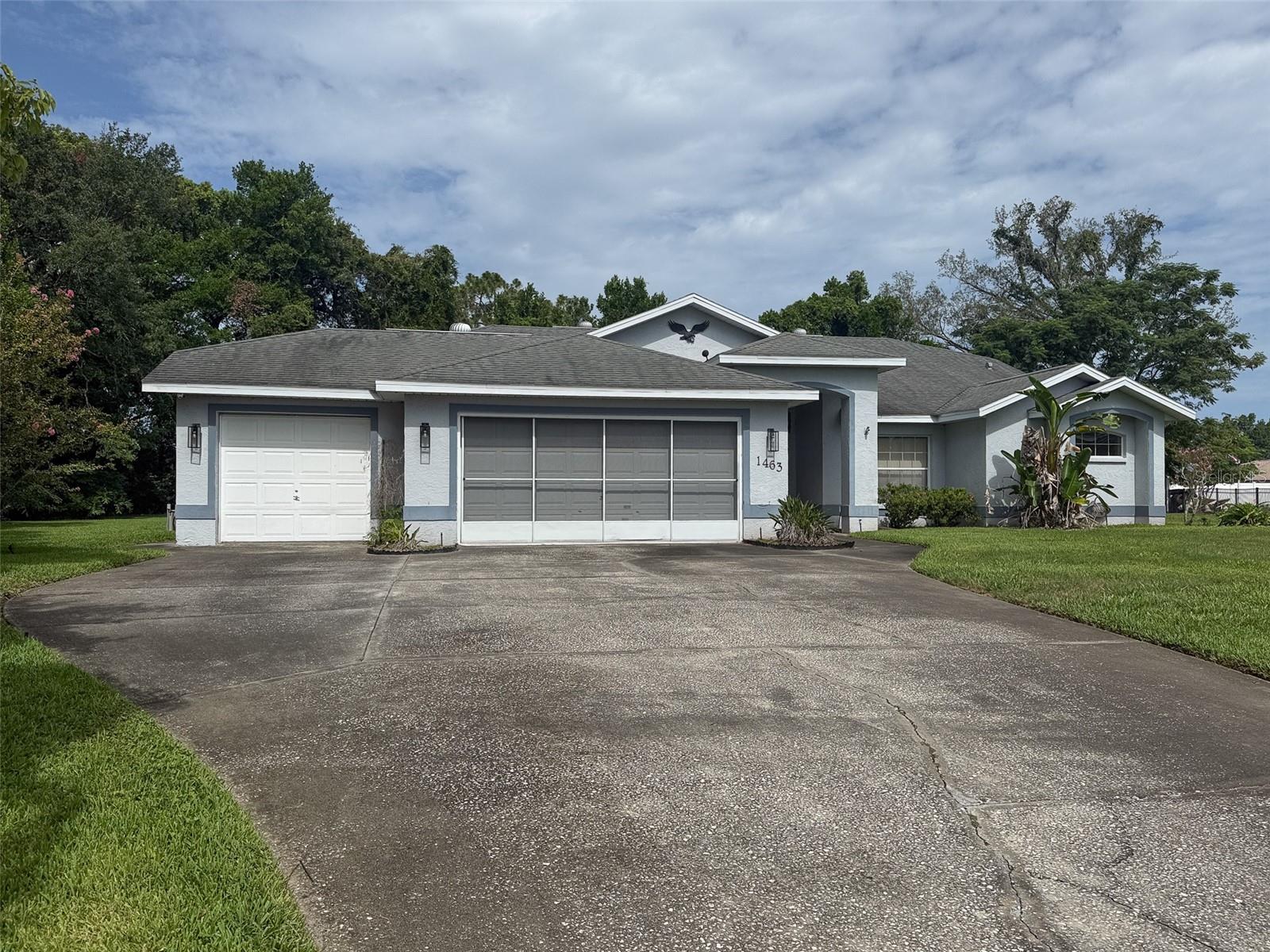 Single Family Residence em SPRING HILL, FL - Daniel Dourado