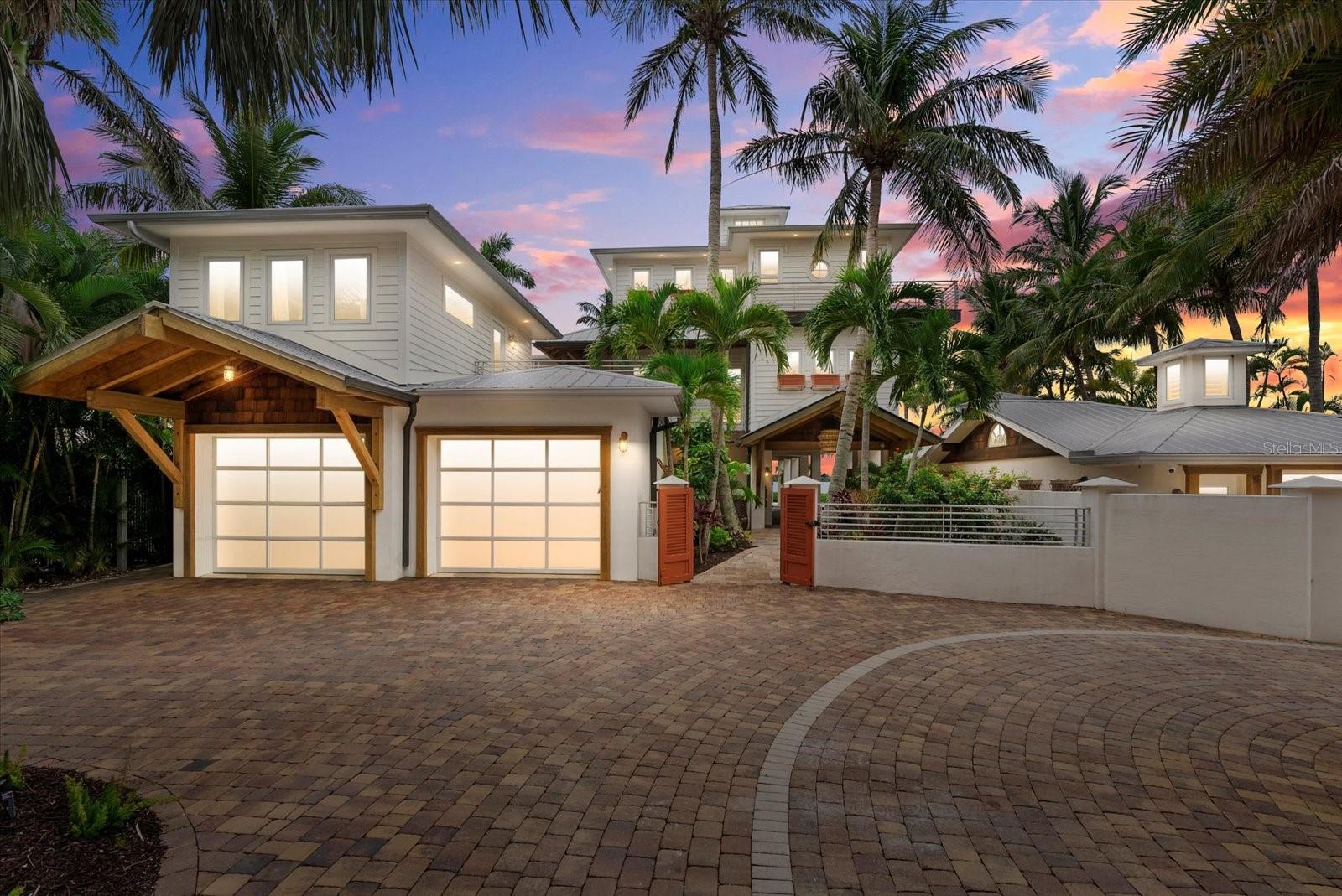 Quadruplex in BRADENTON, FL - Daniel Dourado