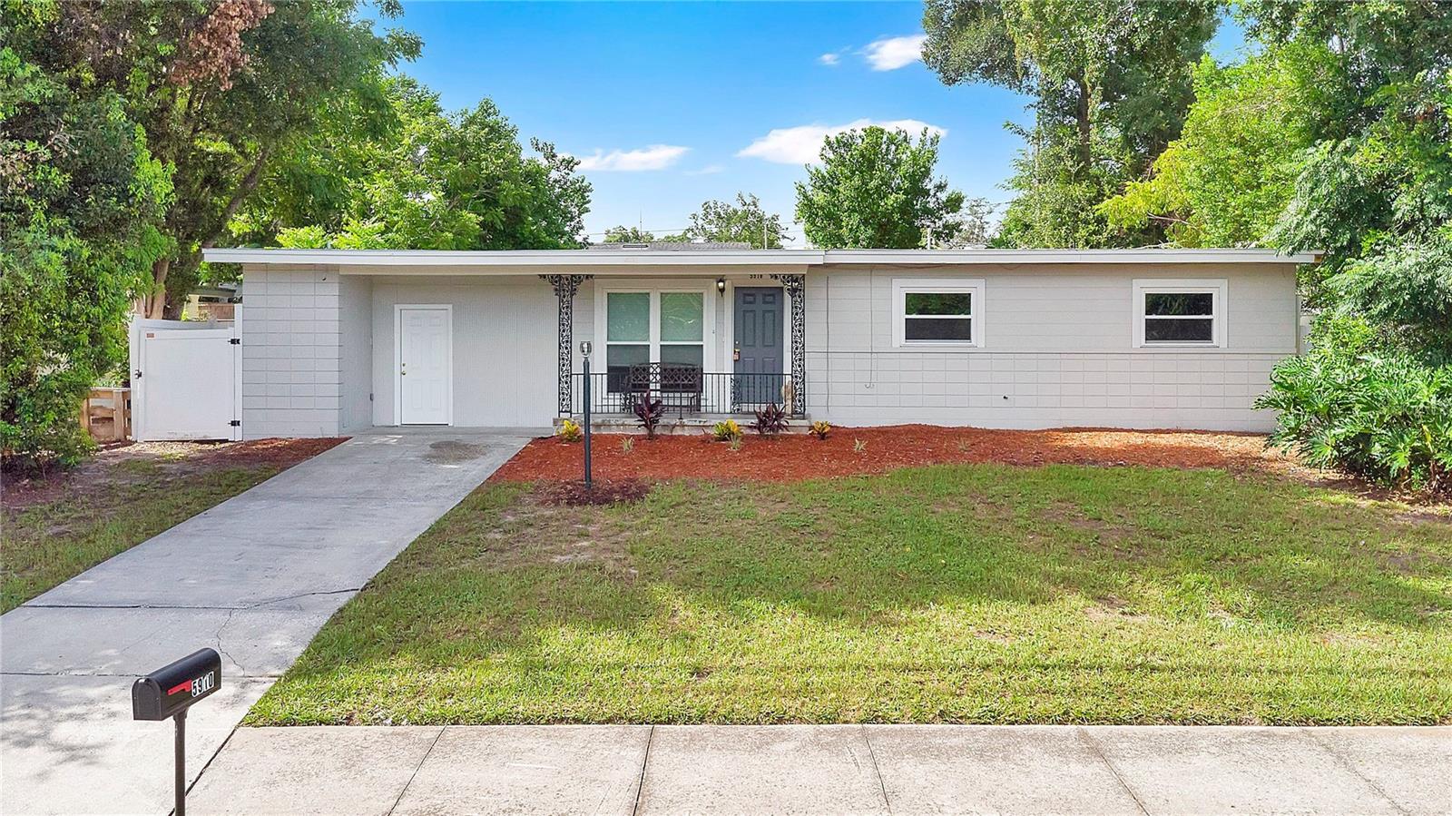 Single Family Residence in ORLANDO, FL - Daniel Dourado