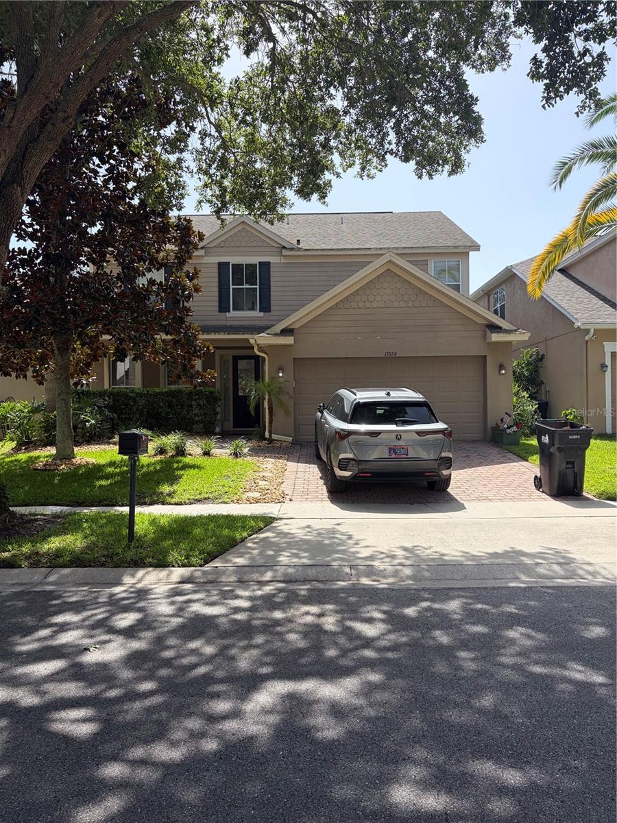 Single Family Residence in ORLANDO, FL - Daniel Dourado