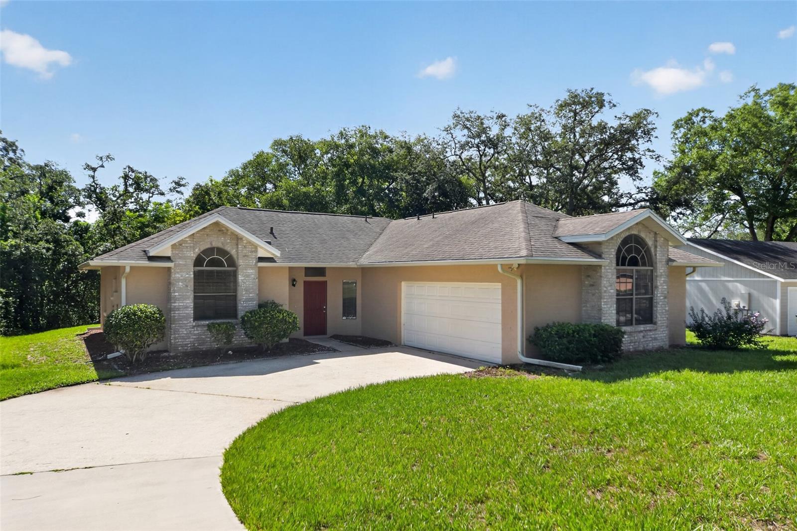 Single Family Residence in ORLANDO, FL - Daniel Dourado