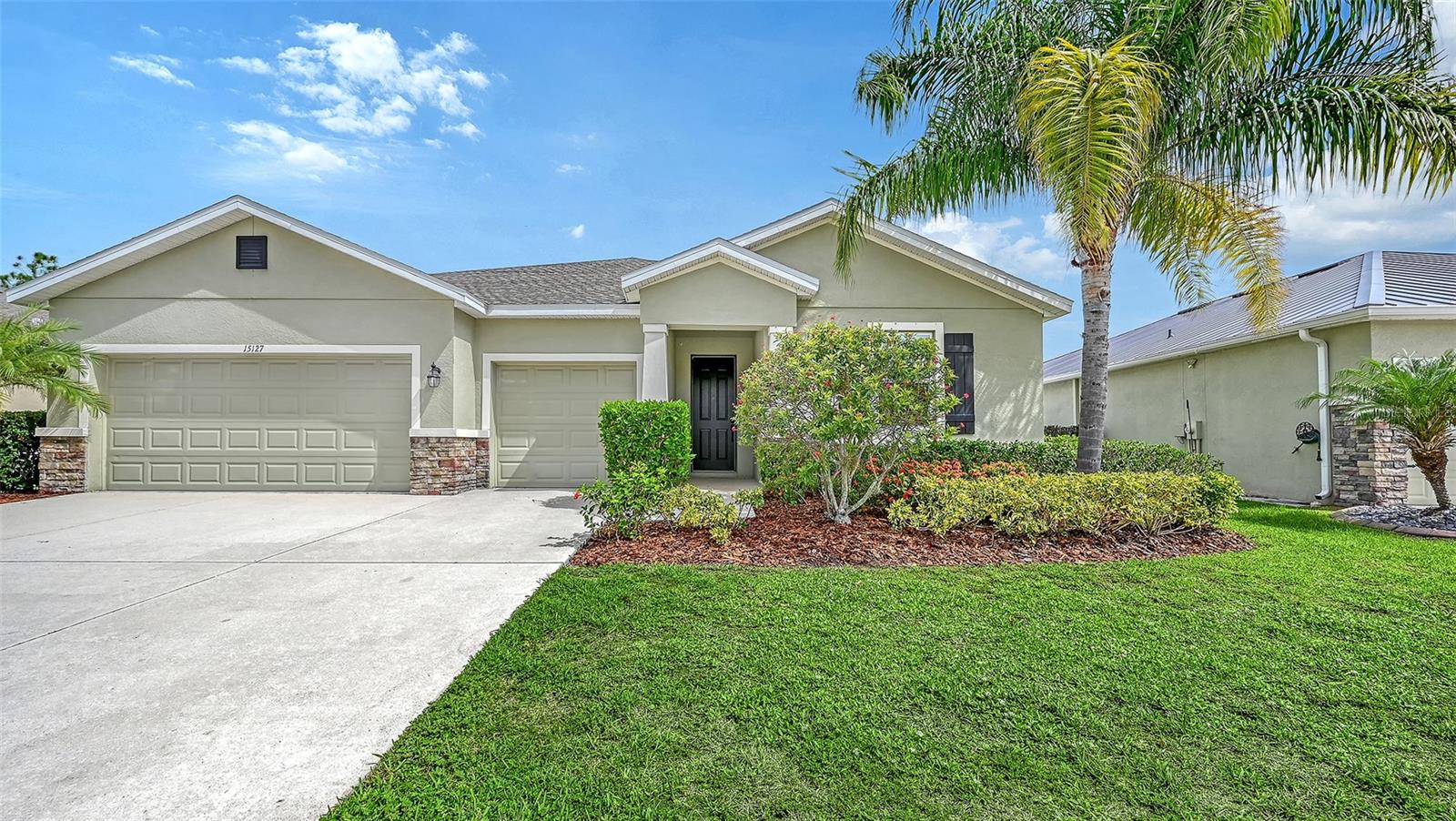 Single Family Residence in BRADENTON, FL - Daniel Dourado