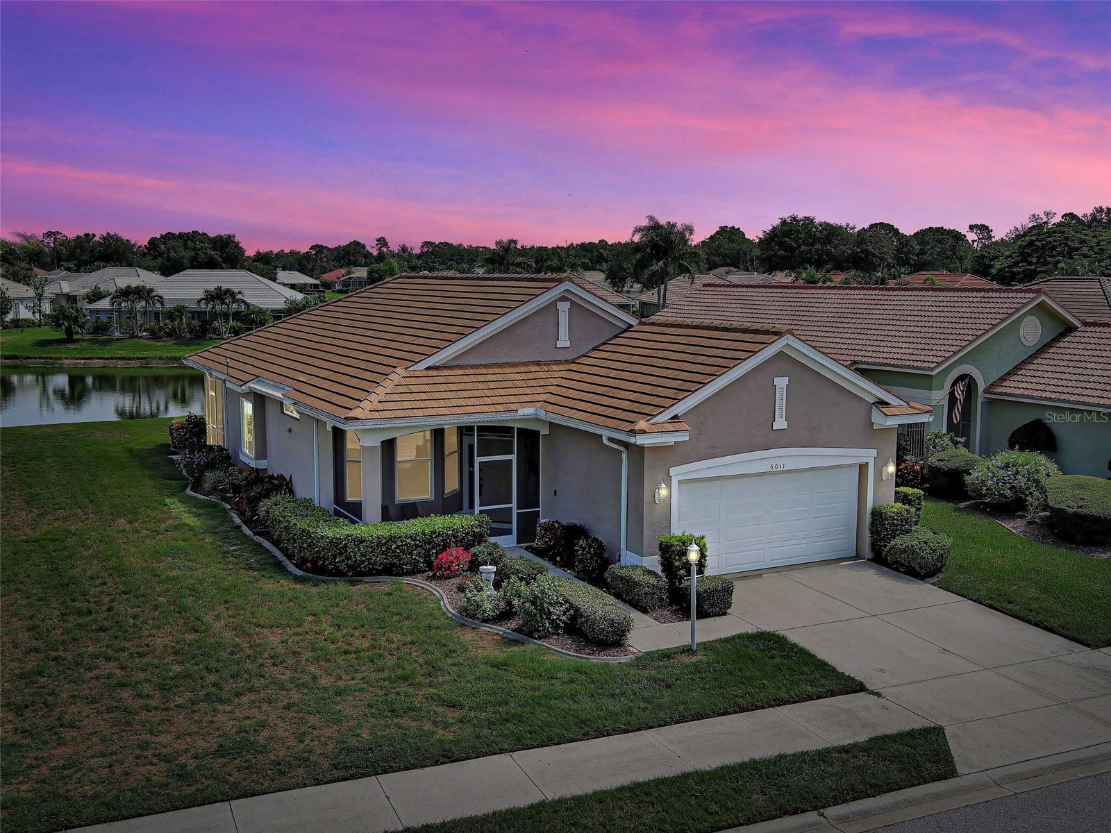 Single Family Residence in VENICE, FL - Daniel Dourado