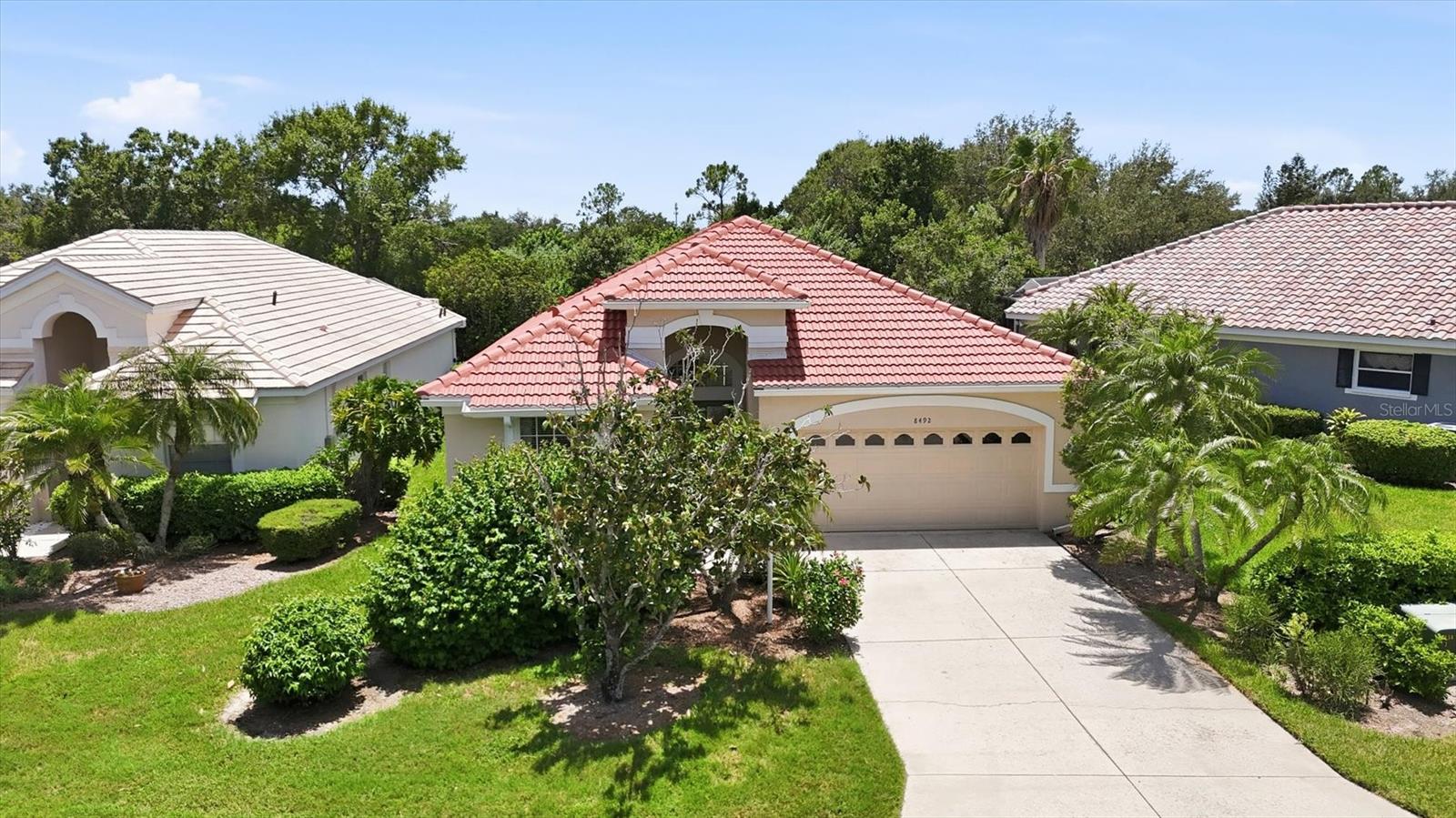 Single Family Residence in LAKEWOOD RANCH, FL - Daniel Dourado