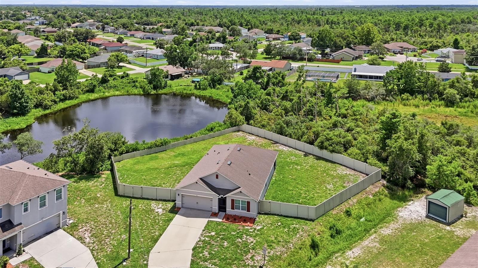 Single Family Residence em DELTONA, FL - Daniel Dourado