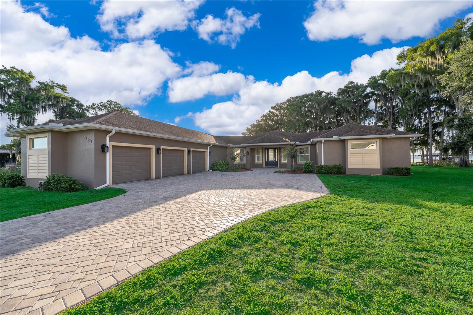Single Family Residence in GRAND ISLAND, FL - Daniel Dourado