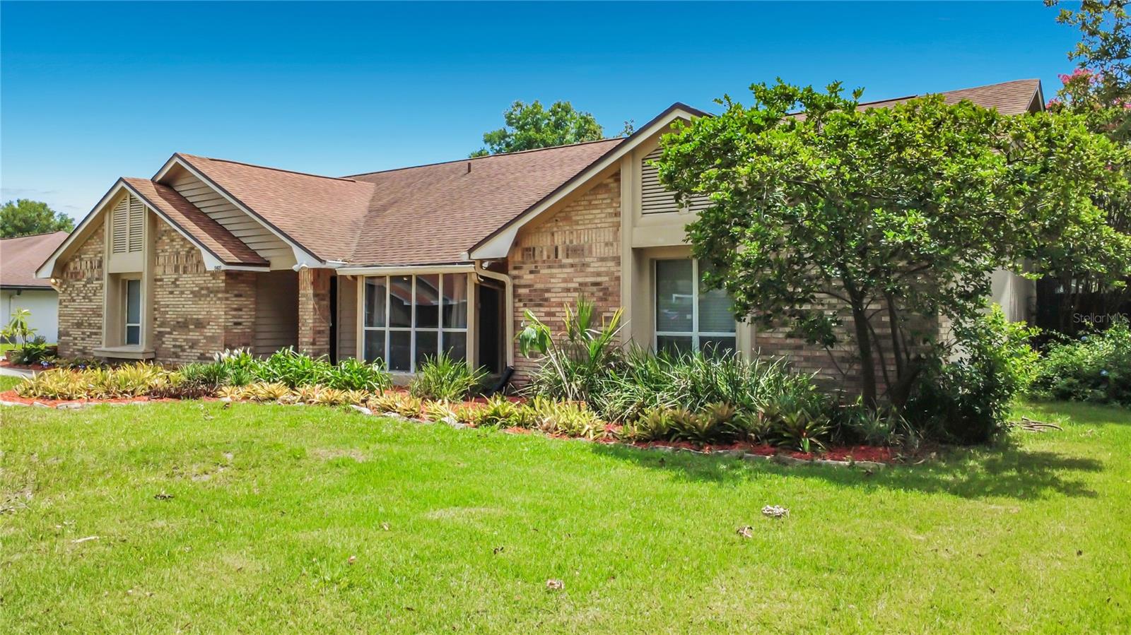 Single Family Residence in ORLANDO, FL - Daniel Dourado