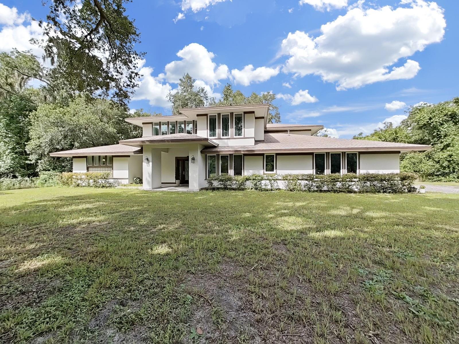 Single Family Residence in SEFFNER, FL - Daniel Dourado