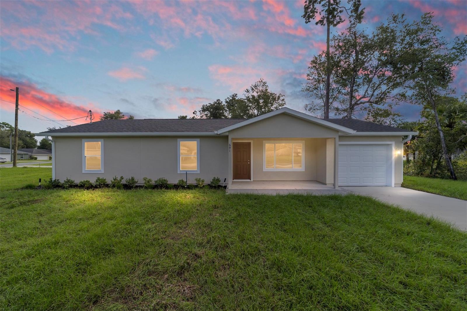 Single Family Residence in DUNNELLON, FL - Daniel Dourado