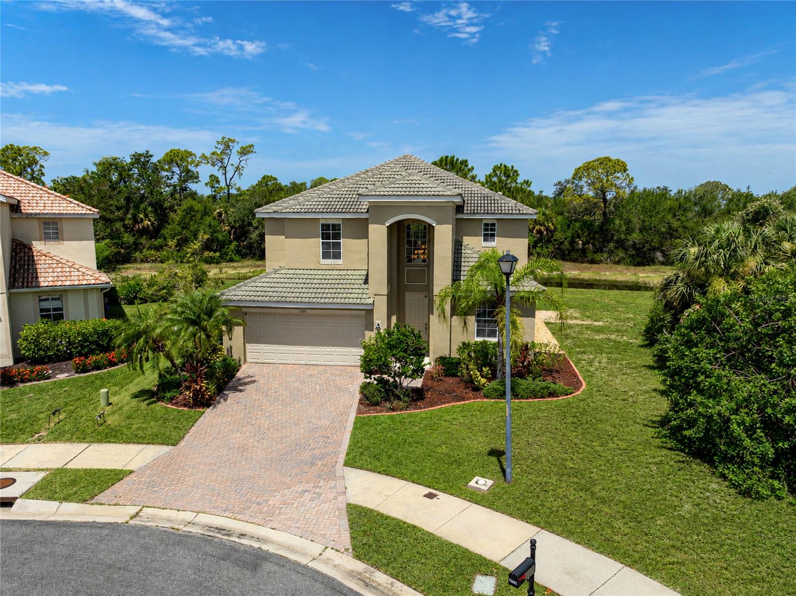Single Family Residence in VENICE, FL - Daniel Dourado