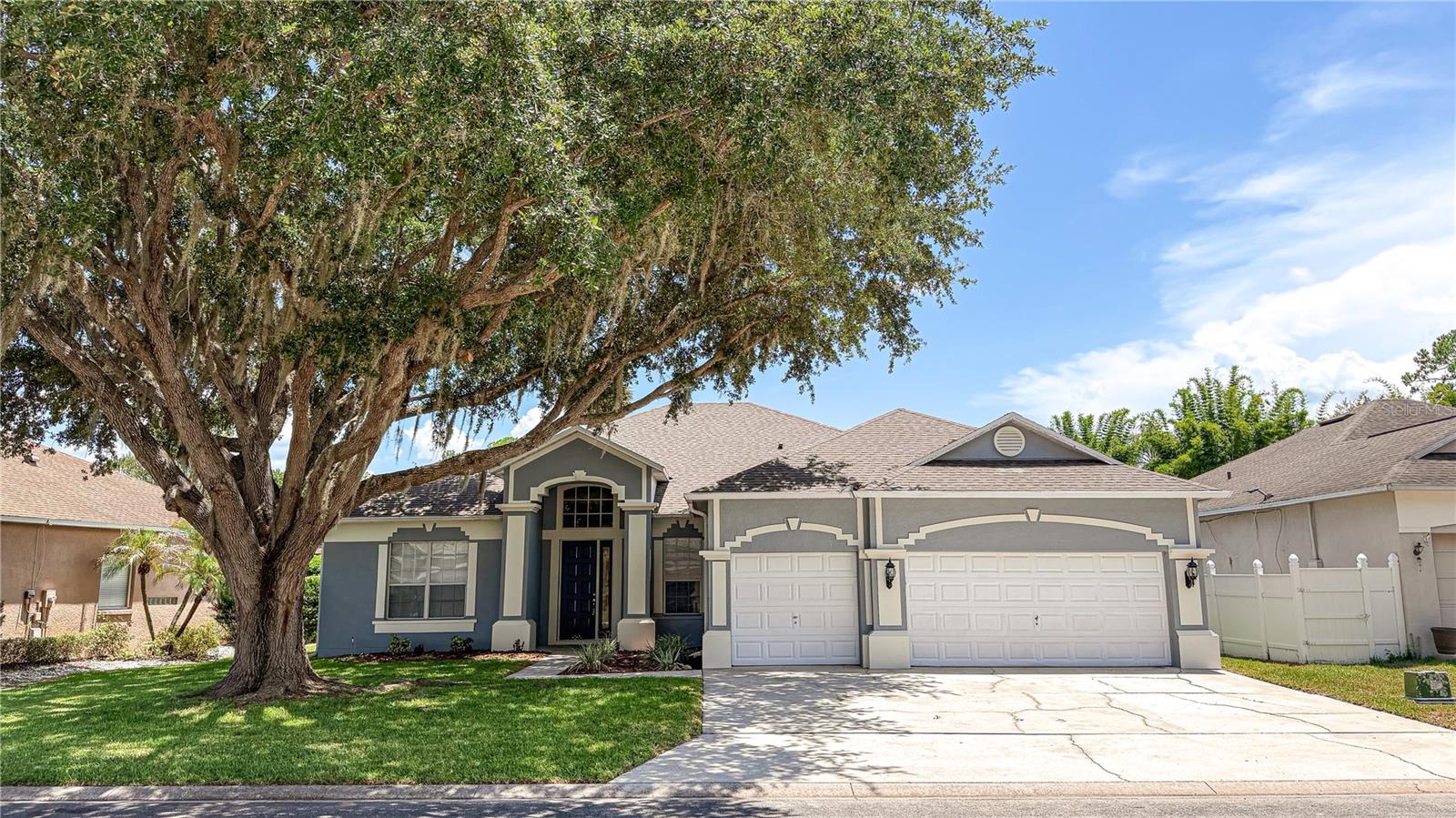 Single Family Residence in DAVENPORT, FL - Daniel Dourado