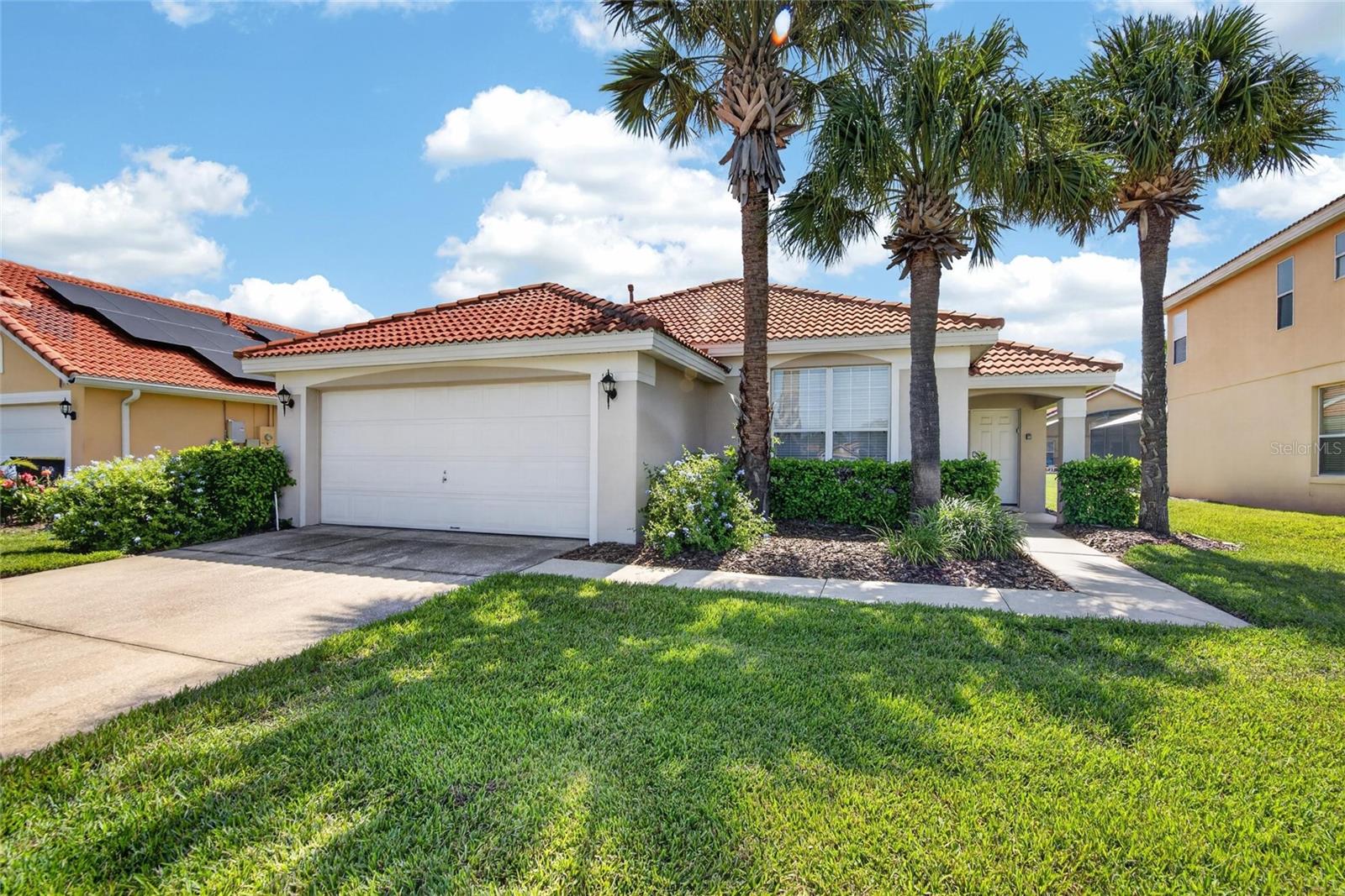 Single Family Residence in DAVENPORT, FL - Daniel Dourado