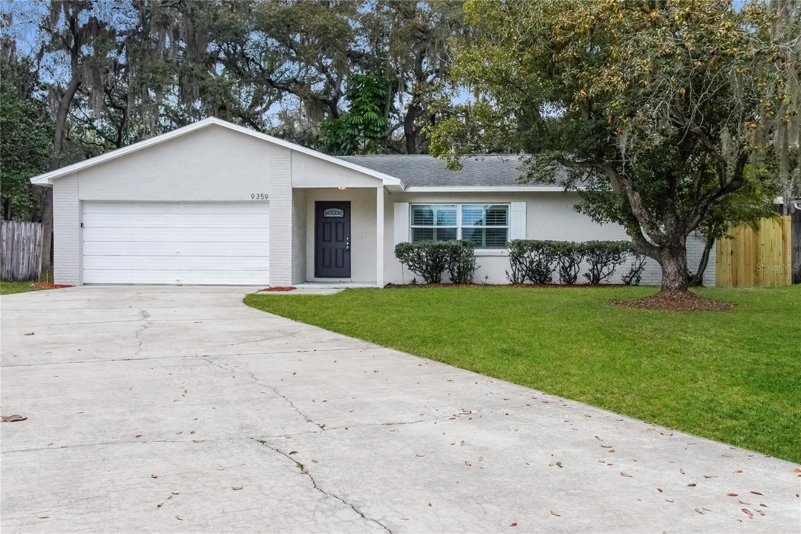 Single Family Residence in ORLANDO, FL - Daniel Dourado