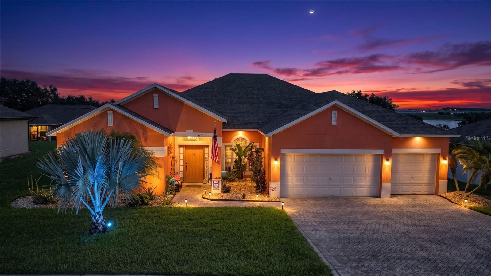 Single Family Residence in LAKE WALES, FL - Daniel Dourado