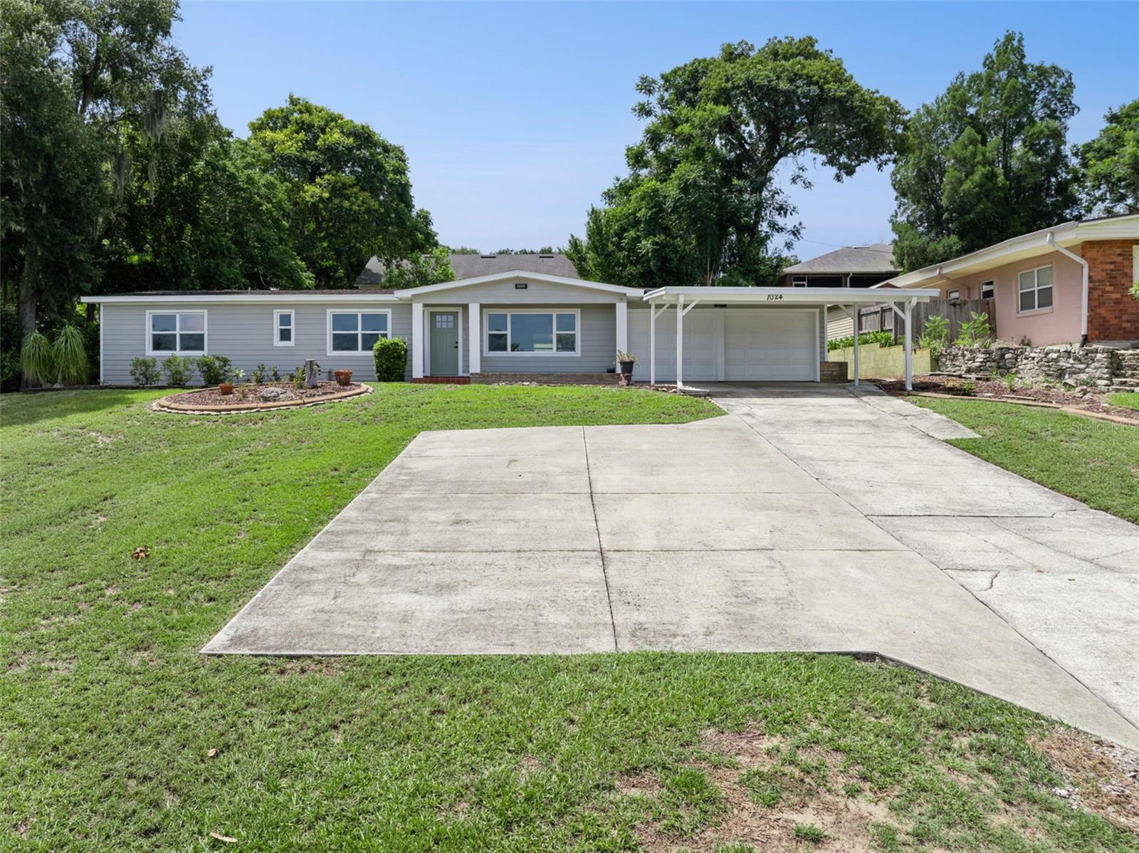 Single Family Residence in LAKE WALES, FL - Daniel Dourado