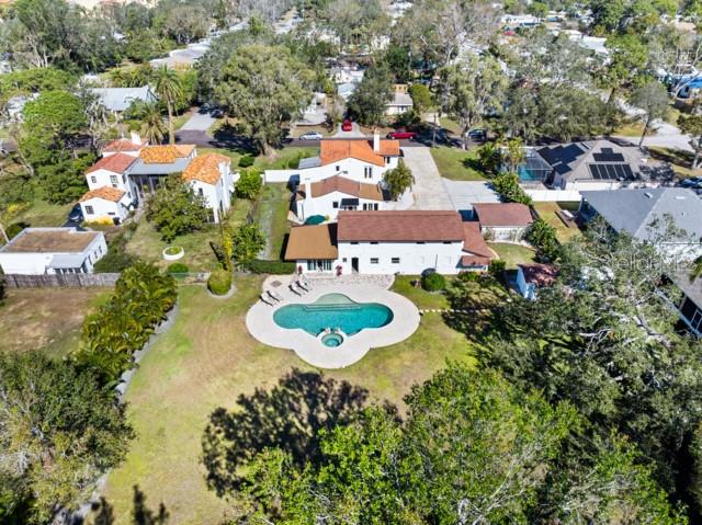 Single Family Residence in GULFPORT, FL - Daniel Dourado