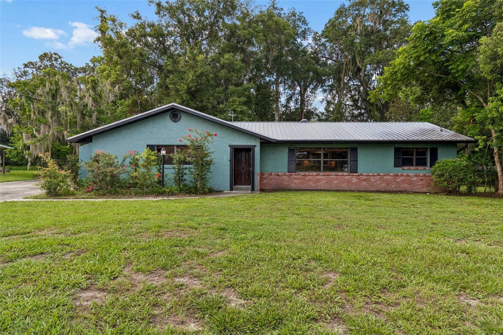 Single Family Residence in DELAND, FL - Daniel Dourado