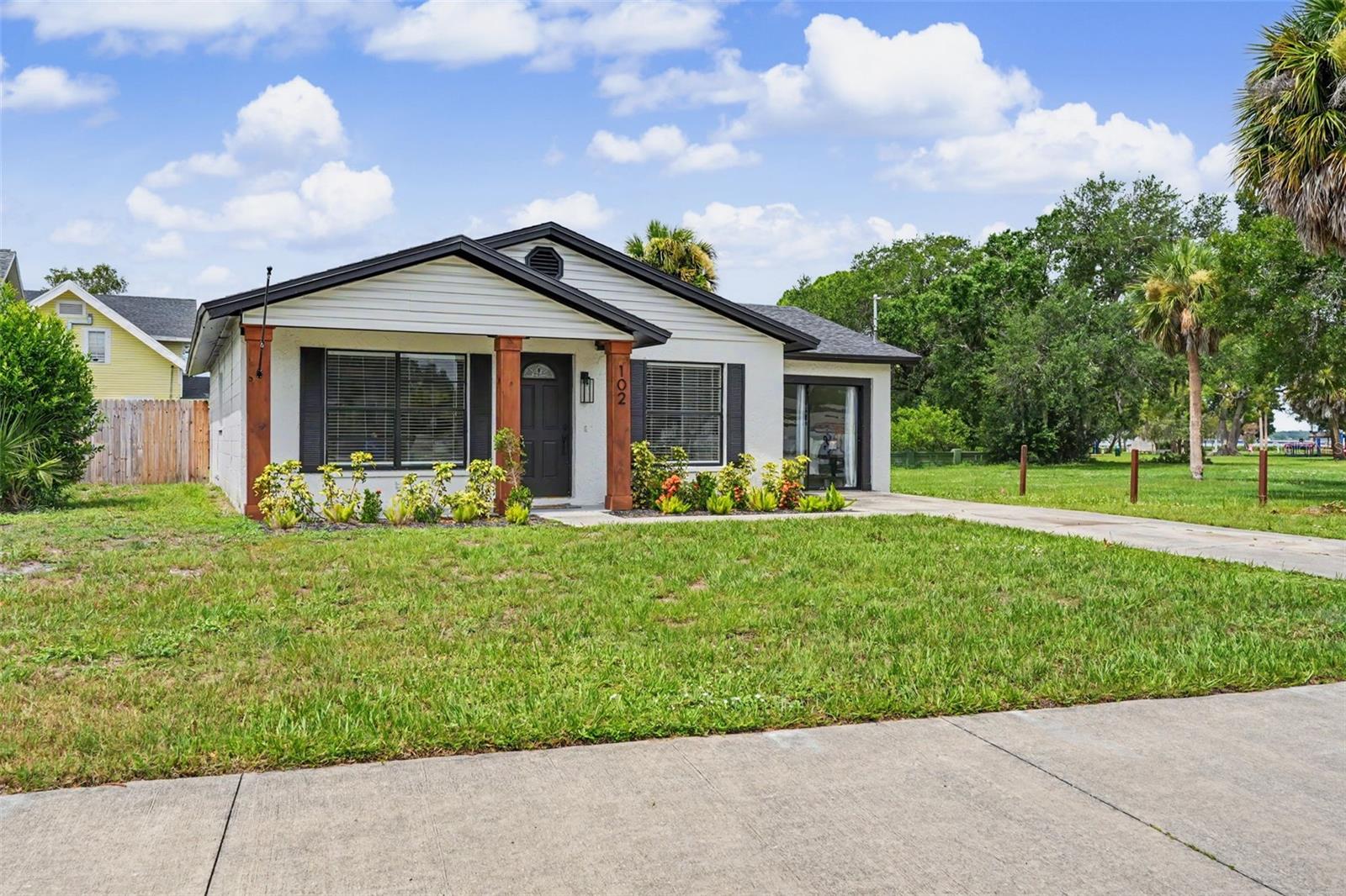 Single Family Residence em OLDSMAR, FL - Daniel Dourado