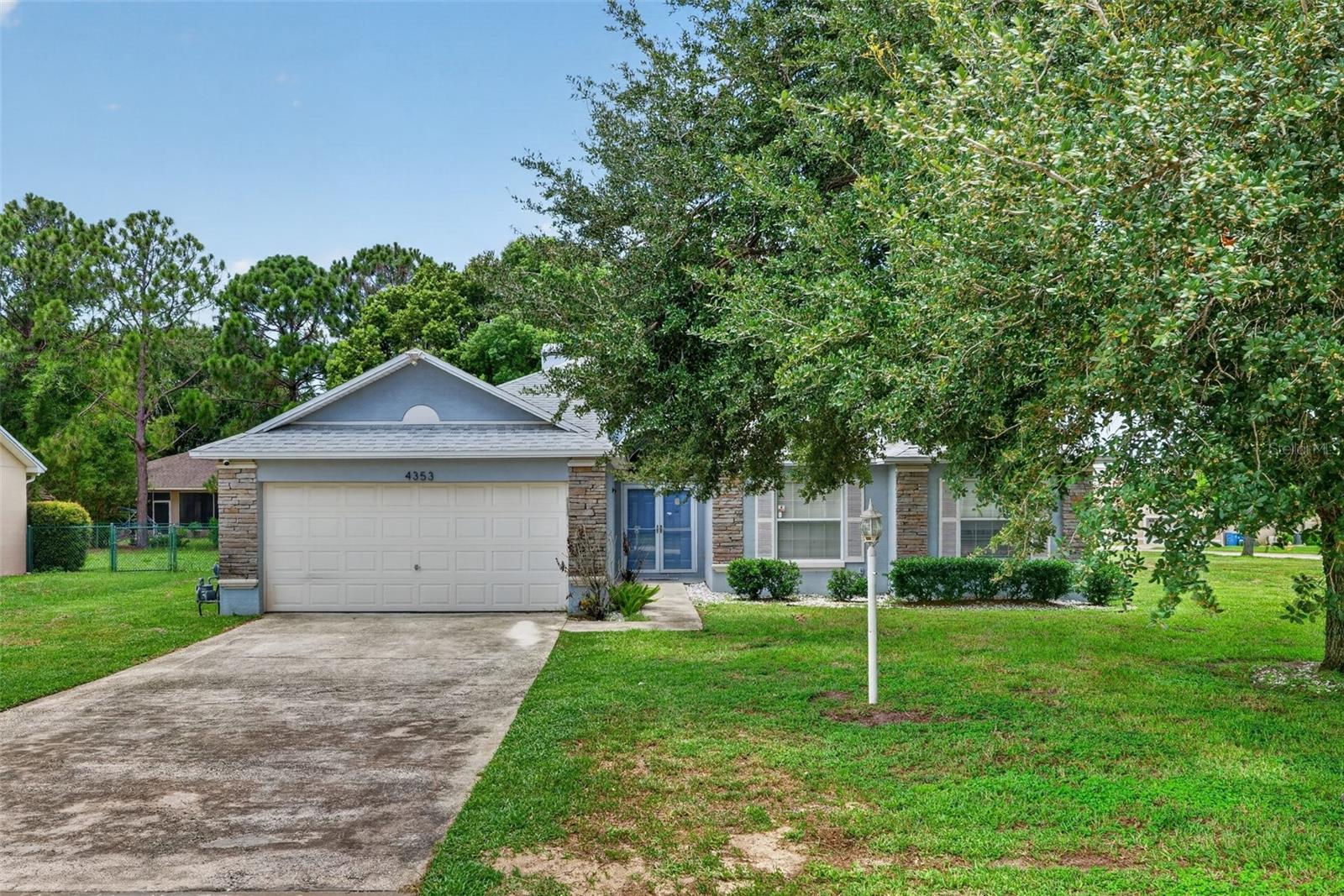 Single Family Residence in LAKE WALES, FL - Daniel Dourado