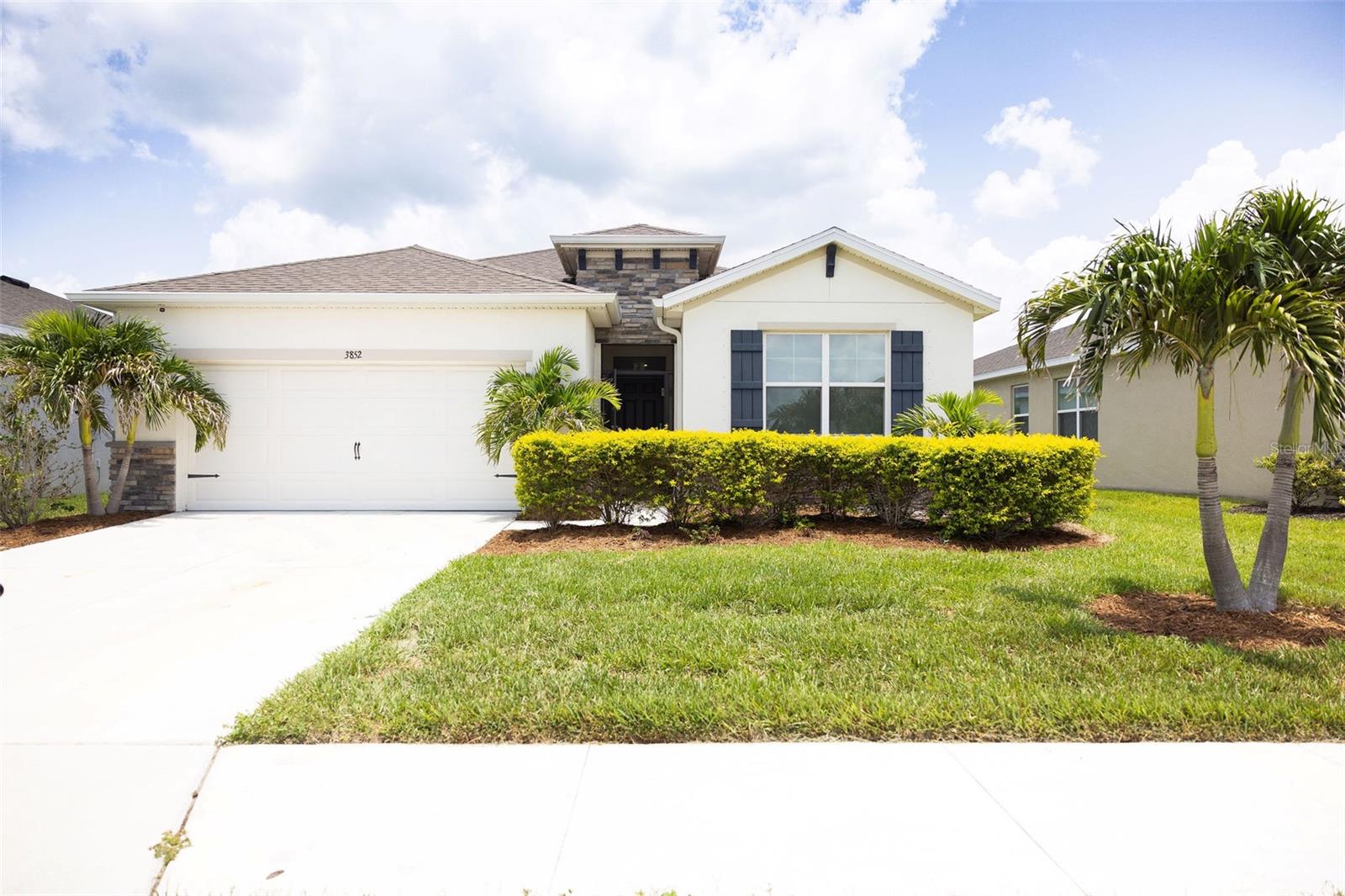Single Family Residence in PALMETTO, FL - Daniel Dourado