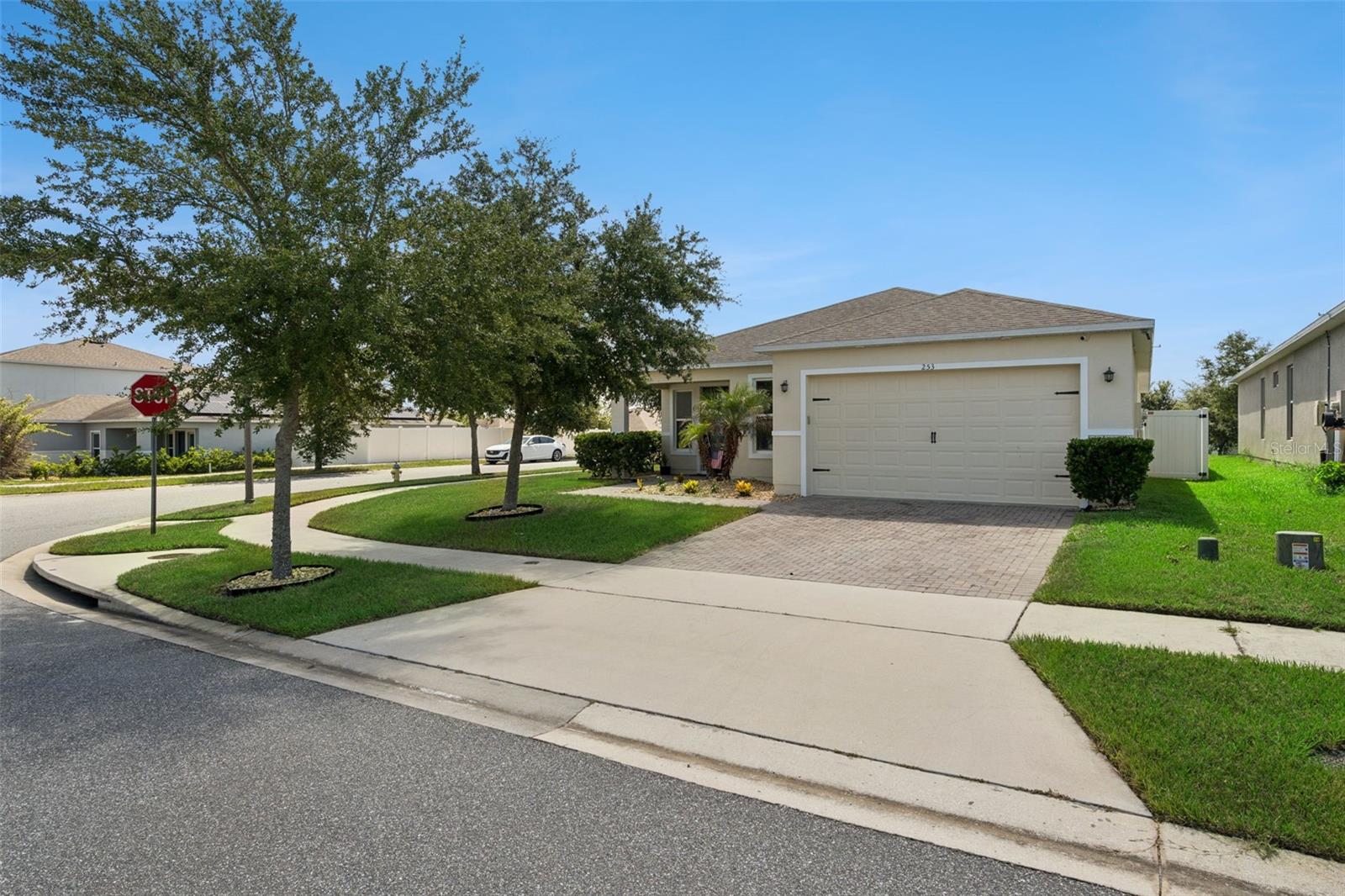 Single Family Residence in GROVELAND, FL - Daniel Dourado