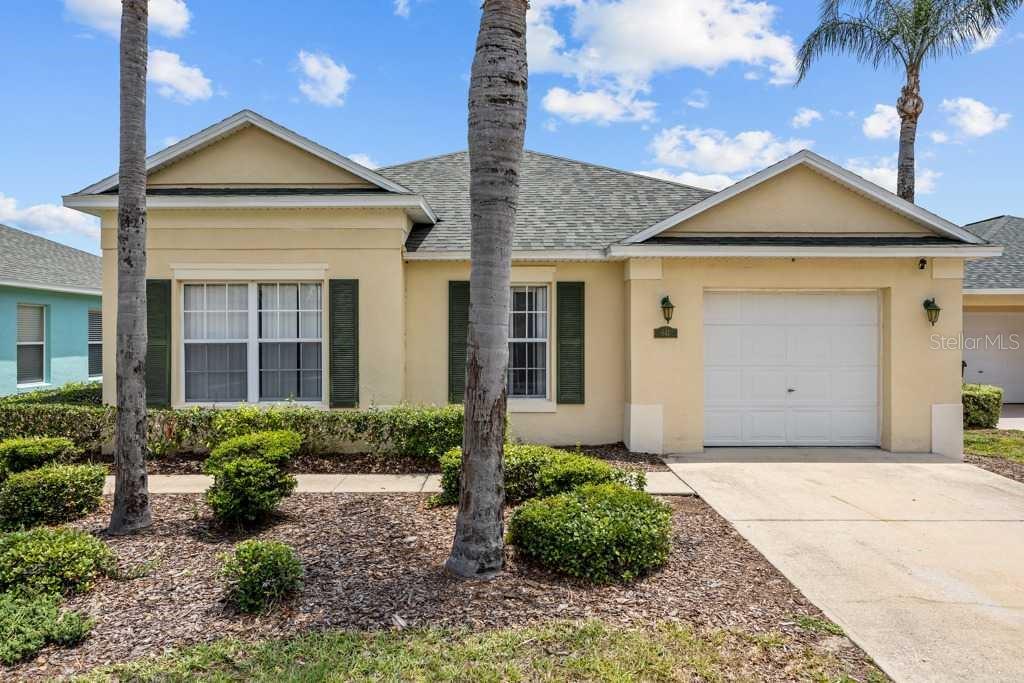 Single Family Residence in DAVENPORT, FL - Daniel Dourado