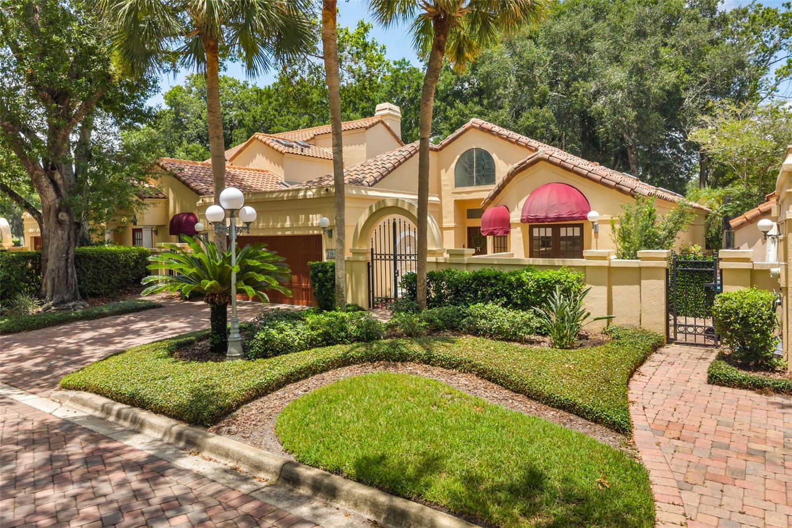 Single Family Residence in APOPKA, FL - Daniel Dourado