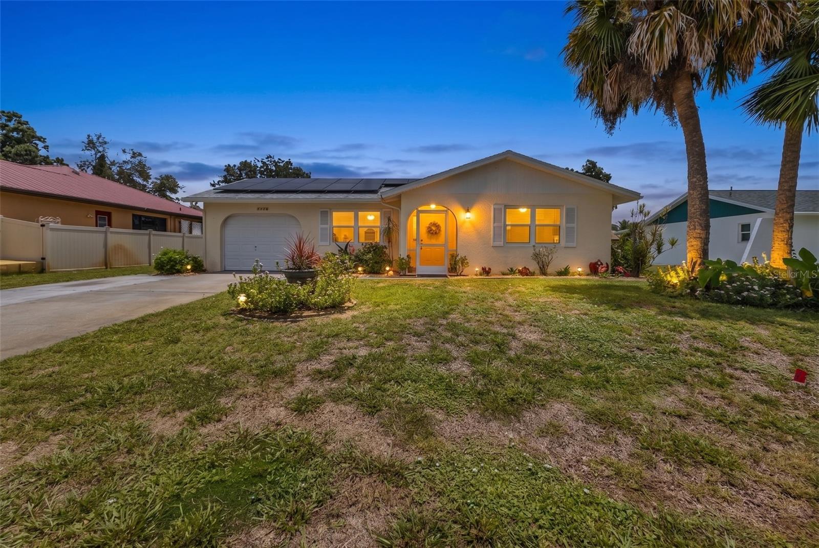 Single Family Residence in PORT CHARLOTTE, FL - Daniel Dourado