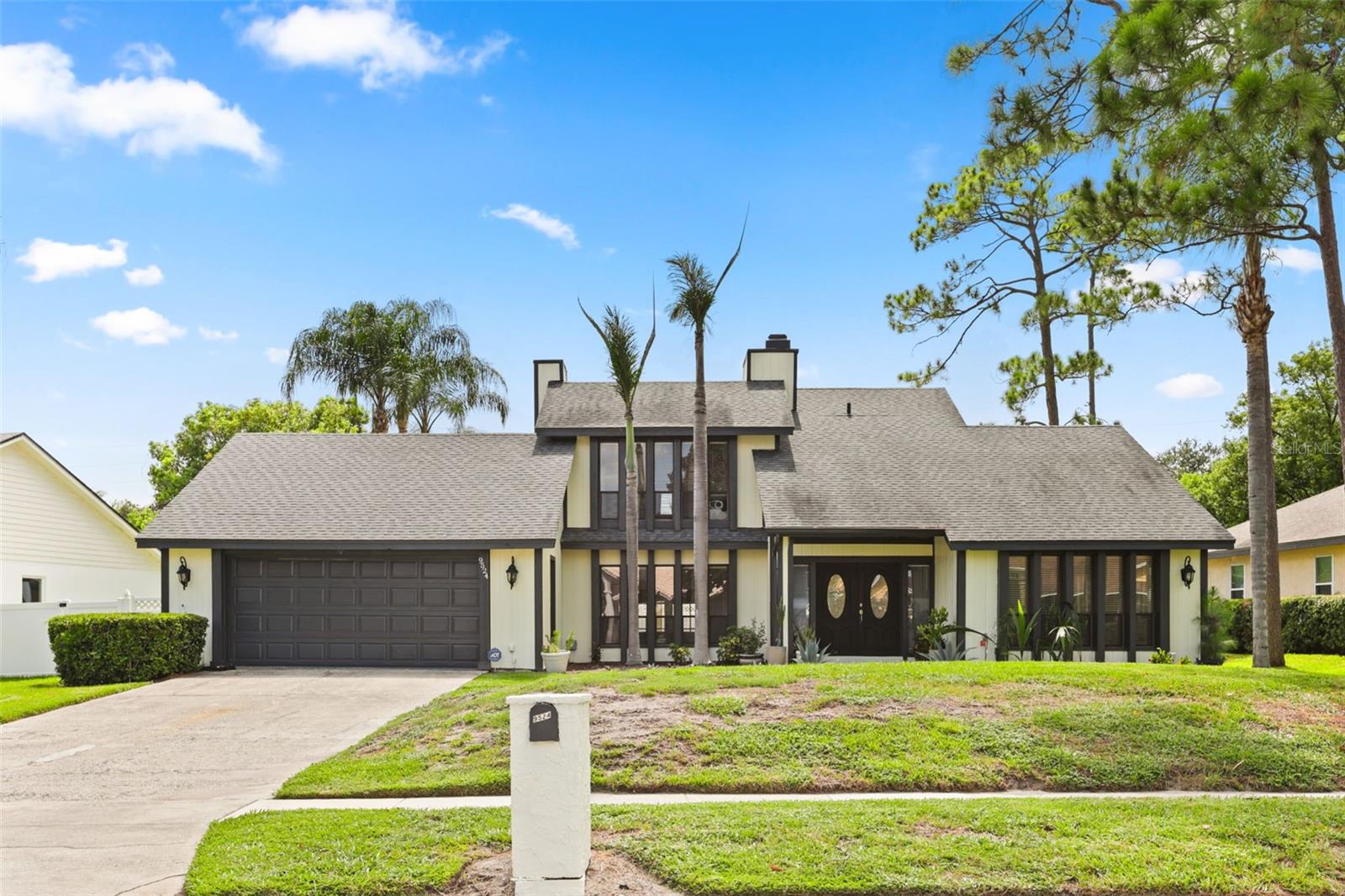 Single Family Residence in ORLANDO, FL - Daniel Dourado