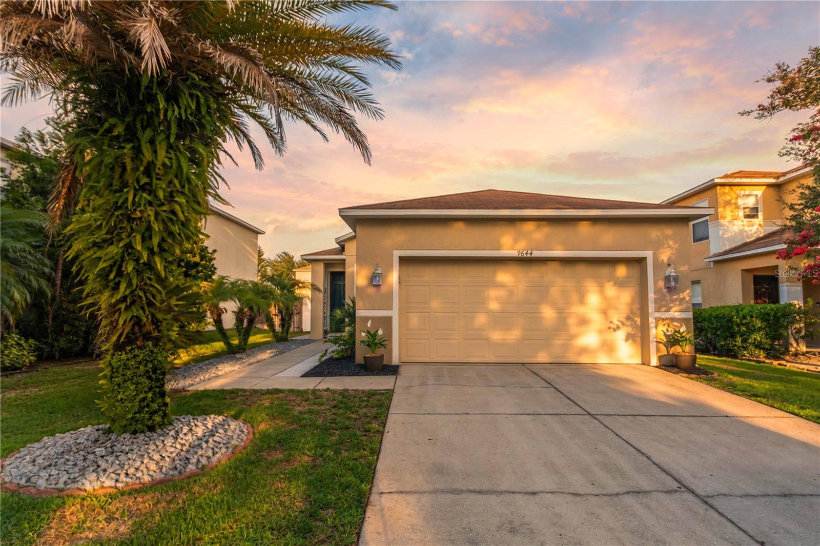 Single Family Residence in LAND O LAKES, FL - Daniel Dourado