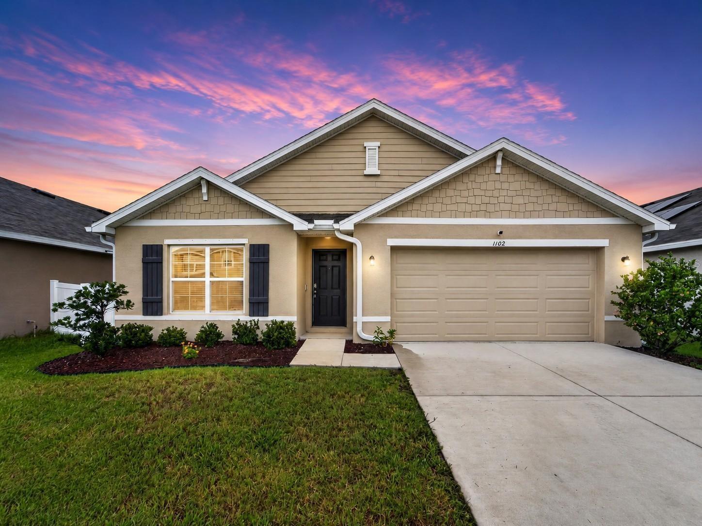 Single Family Residence in RUSKIN, FL - Daniel Dourado