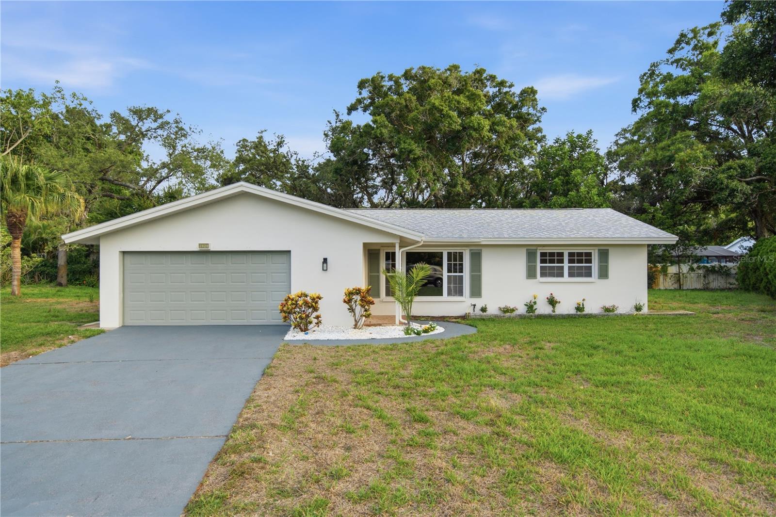 Single Family Residence in DUNEDIN, FL - Daniel Dourado