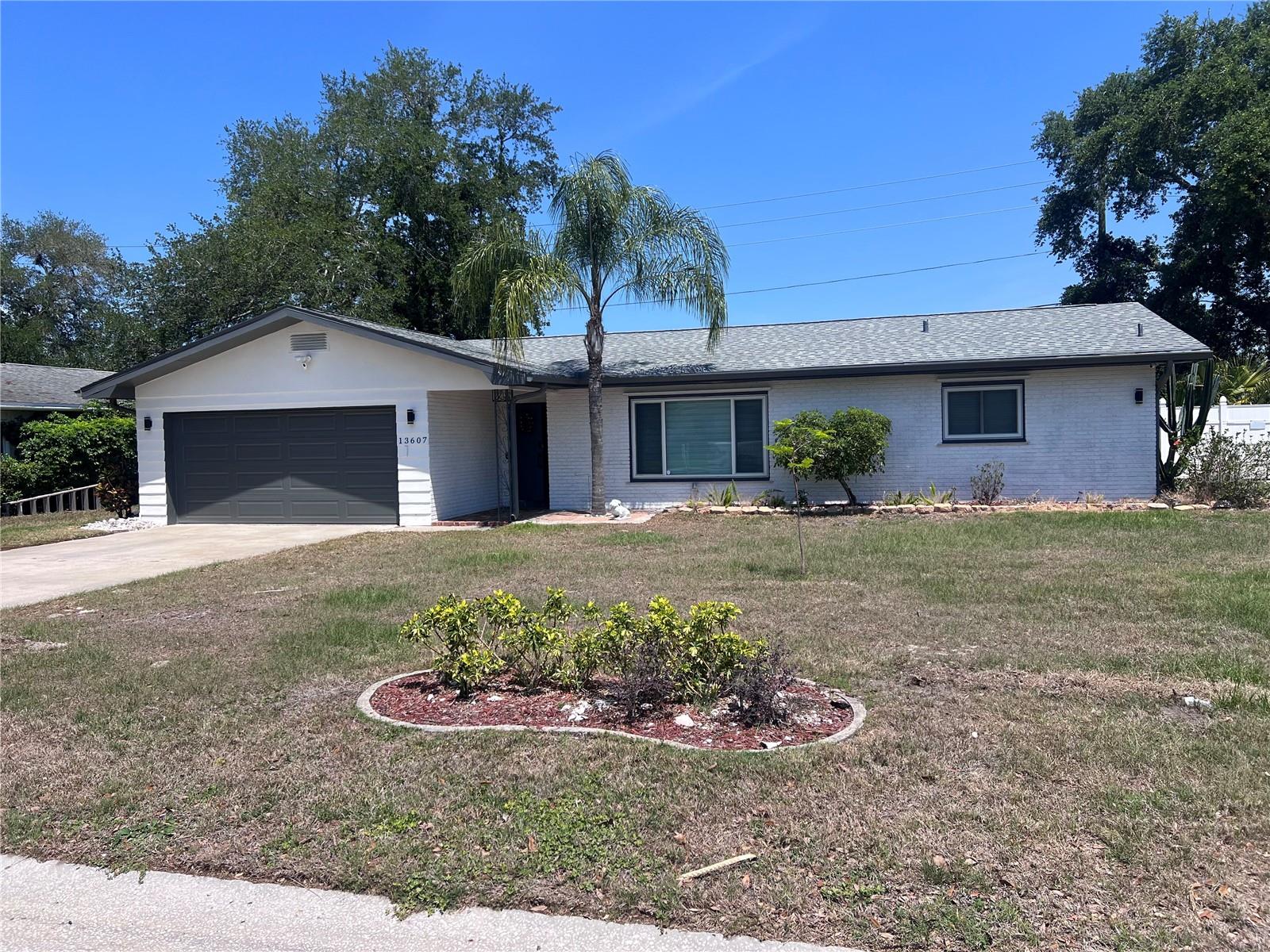 Single Family Residence em SEMINOLE, FL - Daniel Dourado