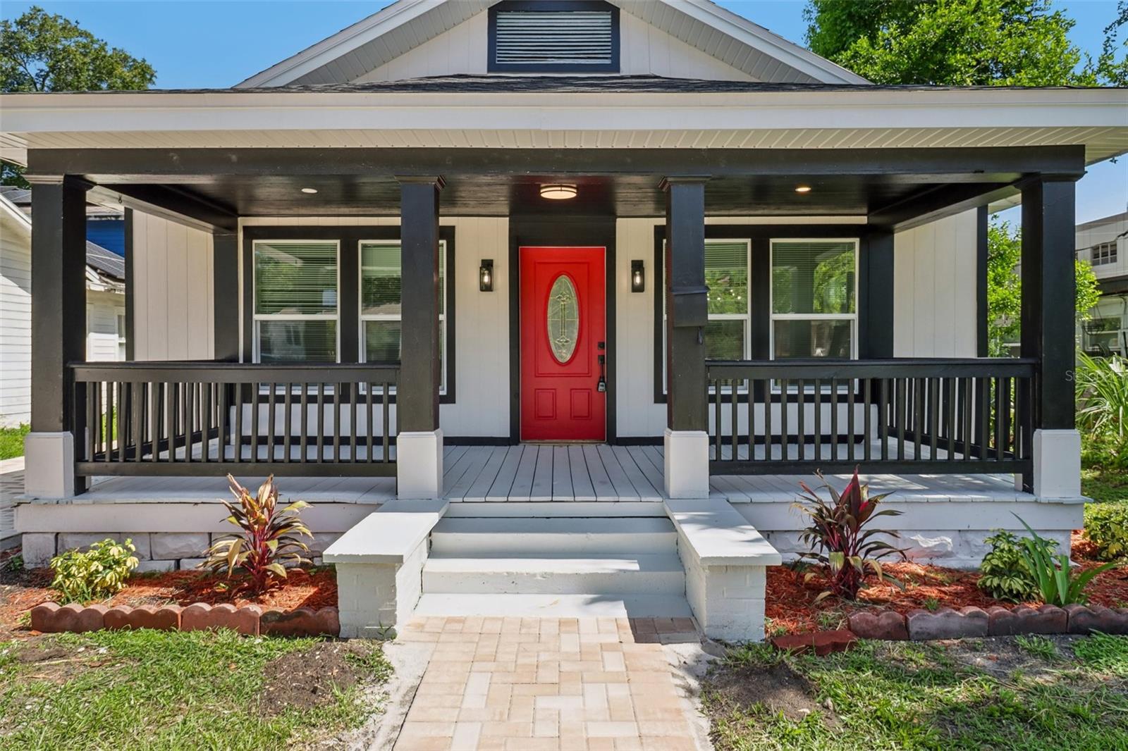 Single Family Residence in ORLANDO, FL - Daniel Dourado