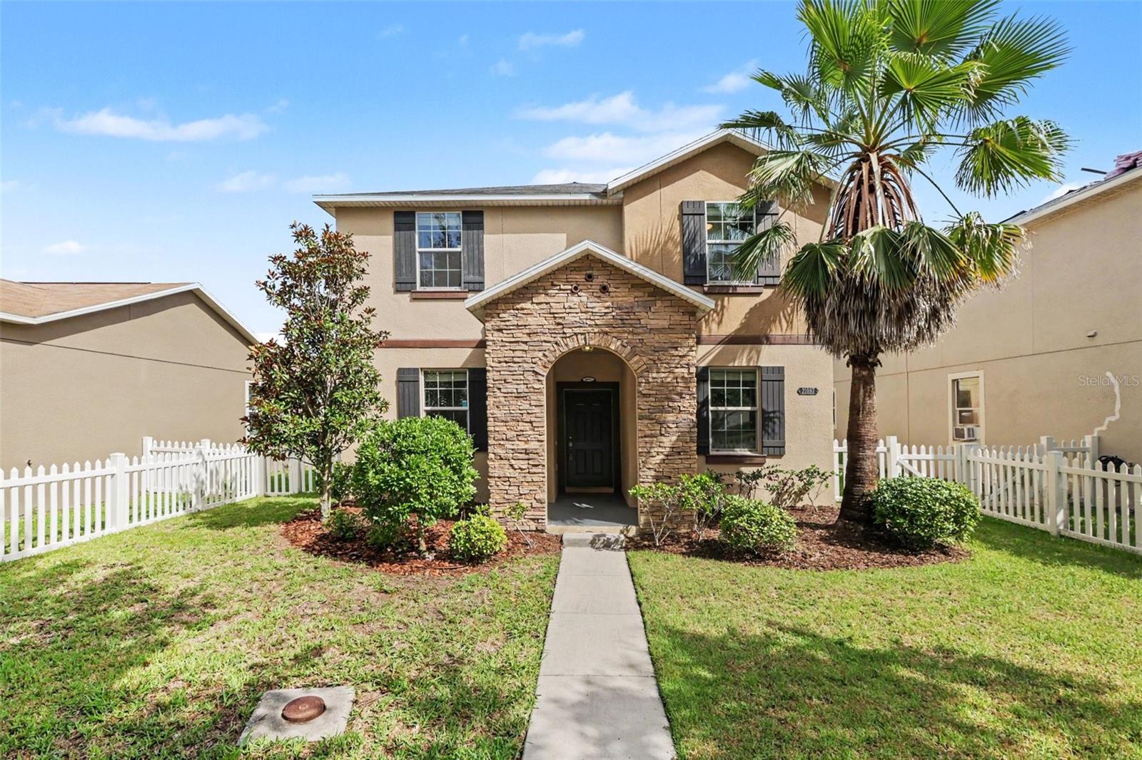 Single Family Residence in LAND O LAKES, FL - Daniel Dourado