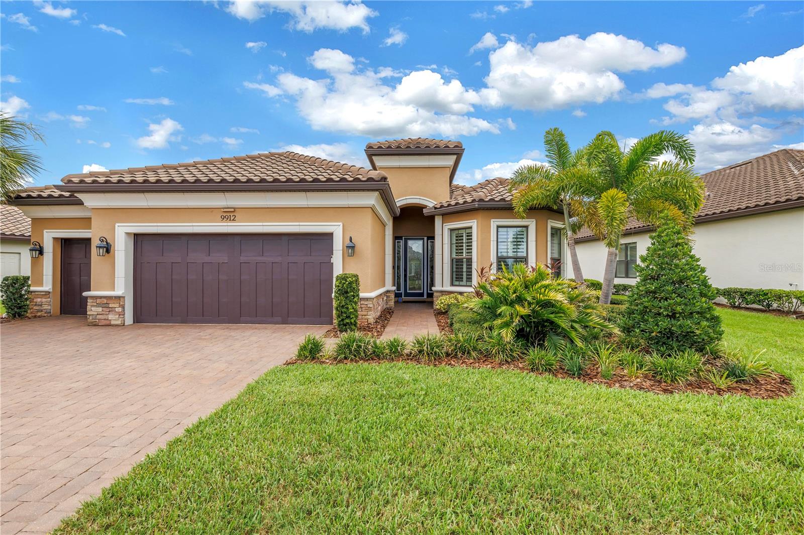Single Family Residence in PALMETTO, FL - Daniel Dourado