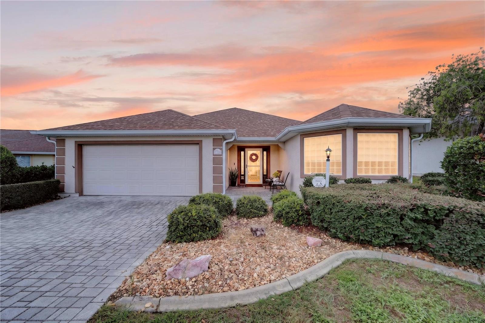 Single Family Residence in SUMMERFIELD, FL - Daniel Dourado
