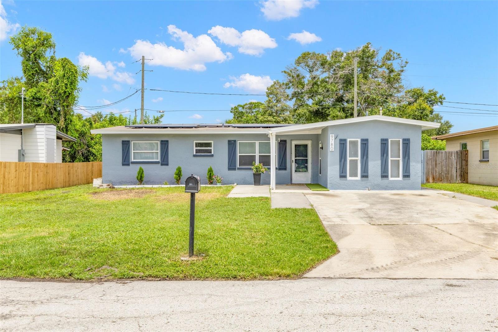 Single Family Residence em PINELLAS PARK, FL - Daniel Dourado