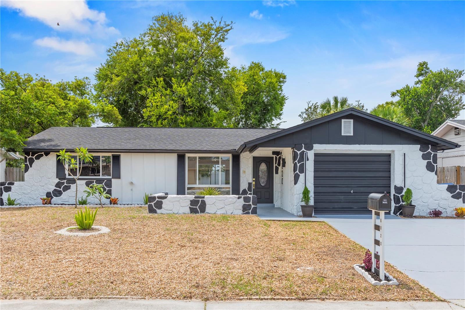 Single Family Residence in PORT RICHEY, FL - Daniel Dourado