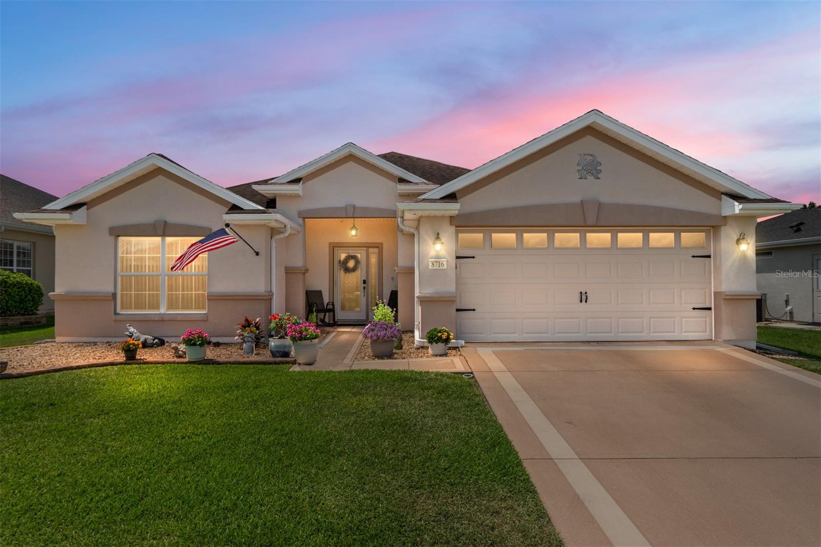 Single Family Residence in SUMMERFIELD, FL - Daniel Dourado