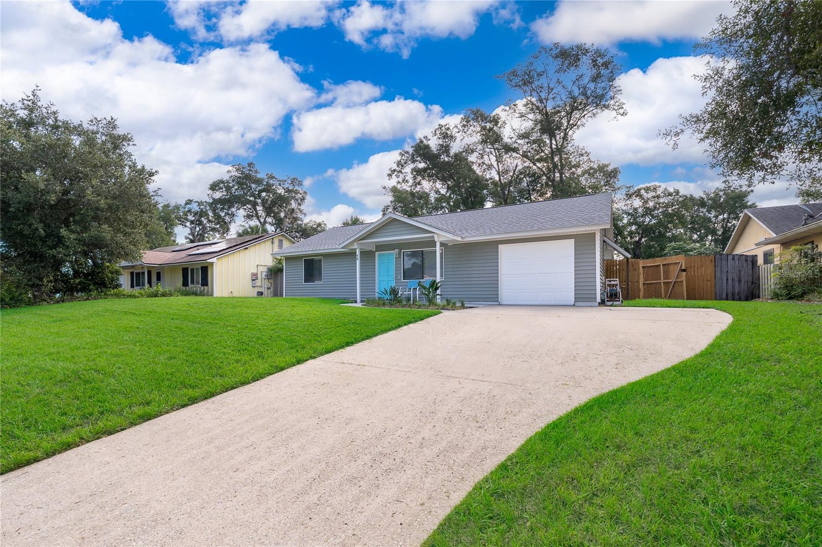 Single Family Residence in APOPKA, FL - Daniel Dourado