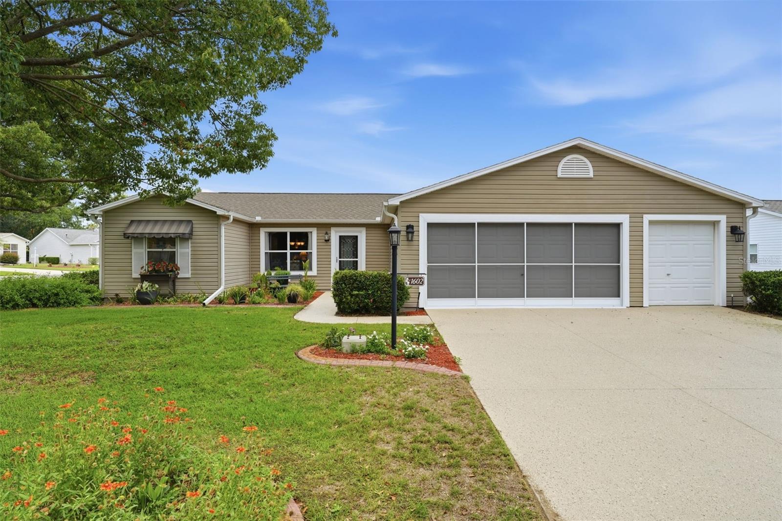 Single Family Residence in THE VILLAGES, FL - Daniel Dourado