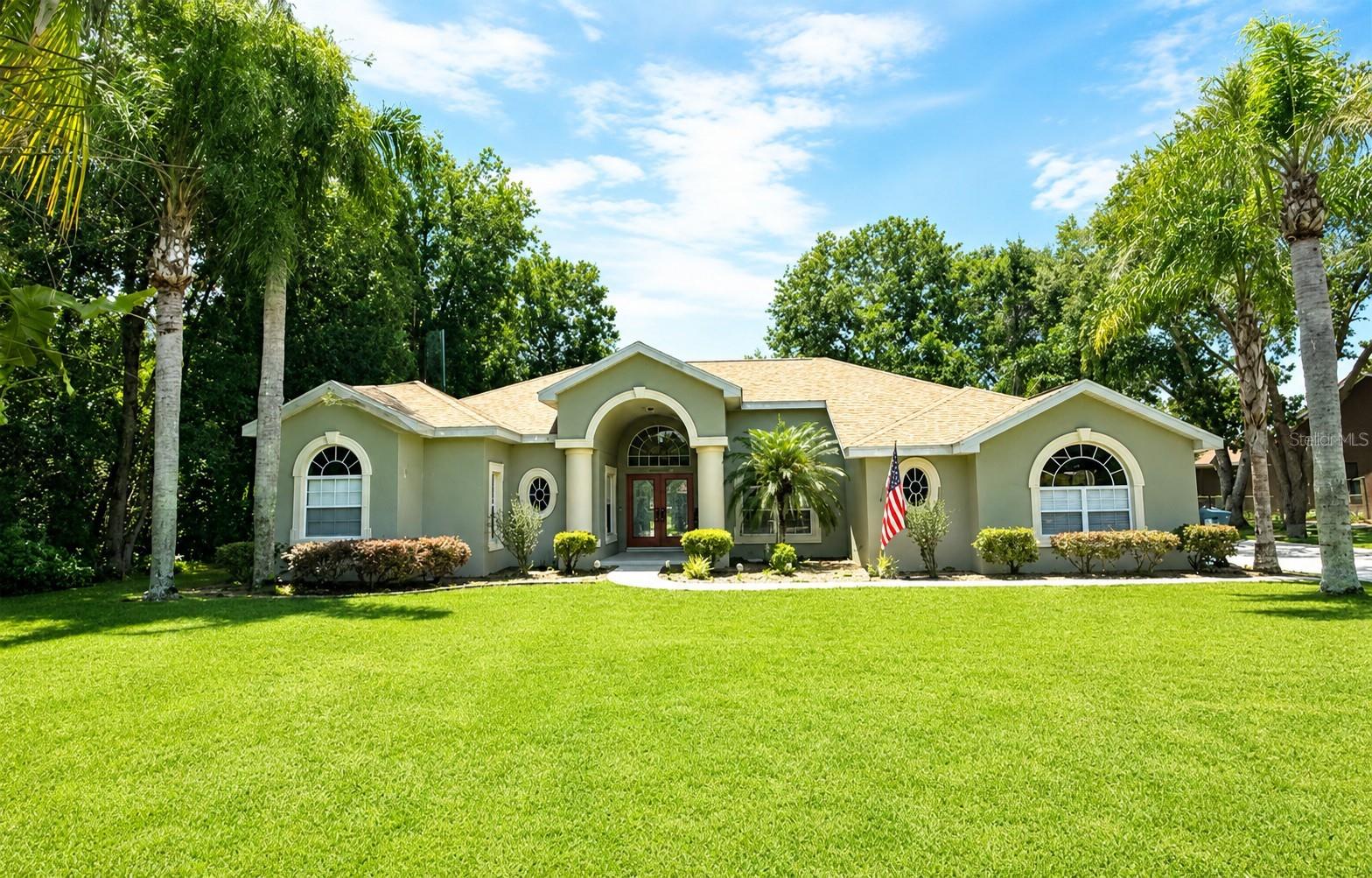 Single Family Residence em WEEKI WACHEE, FL - Daniel Dourado