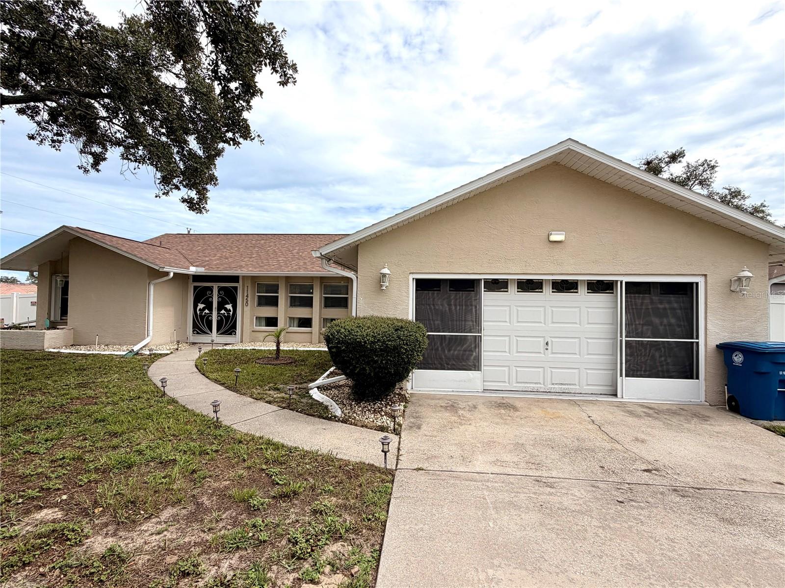 Single Family Residence em SPRING HILL, FL - Daniel Dourado