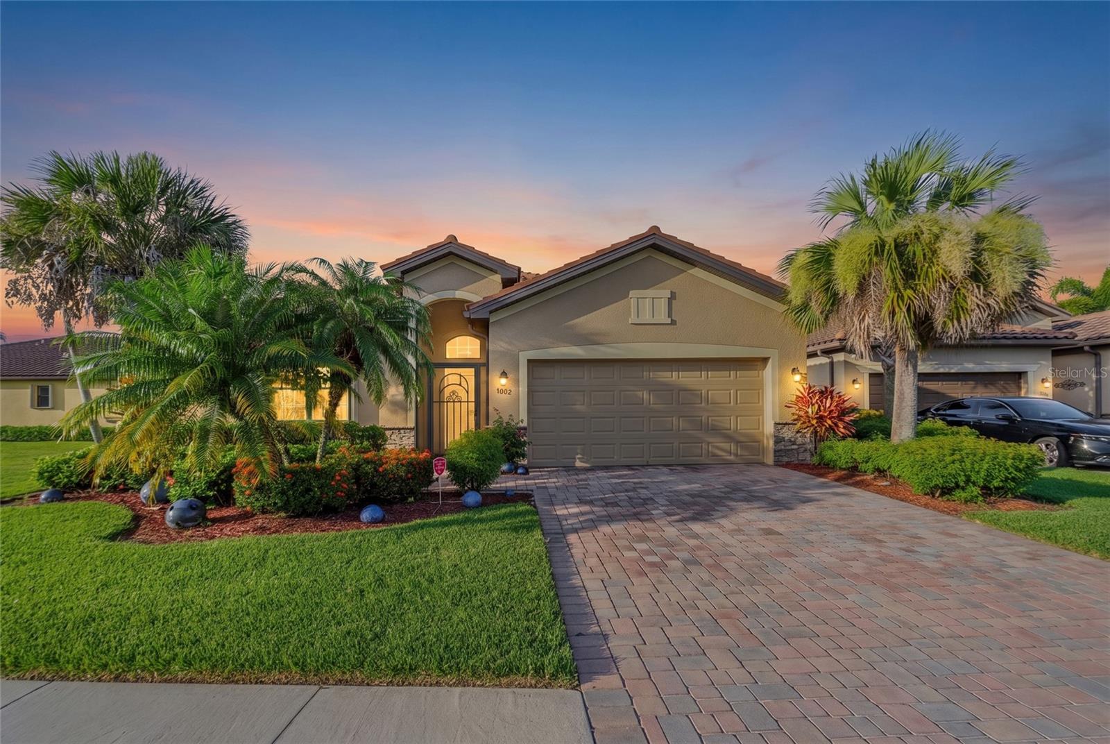 Single Family Residence in NAPLES, FL - Daniel Dourado
