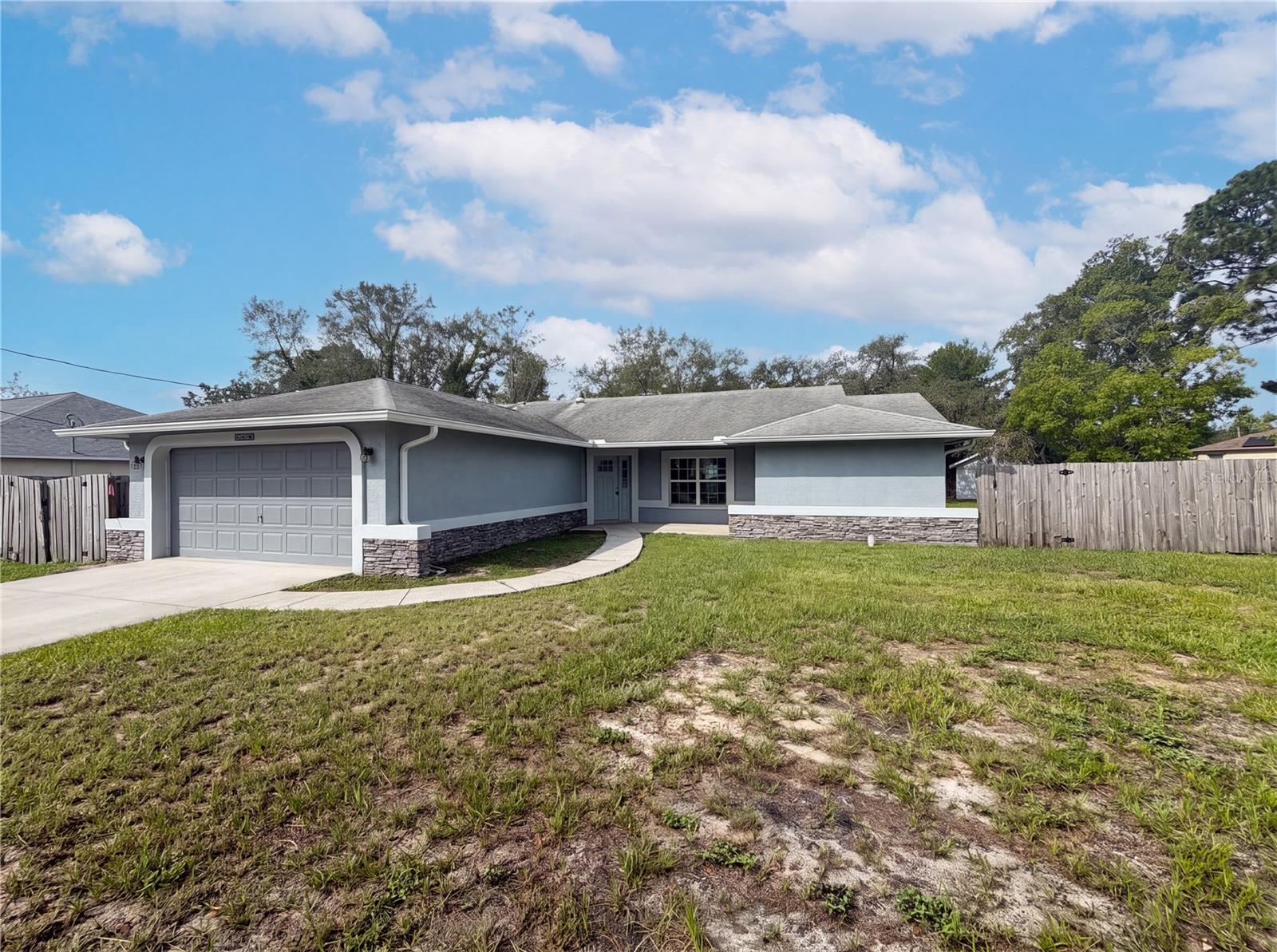 Single Family Residence em SPRING HILL, FL - Daniel Dourado