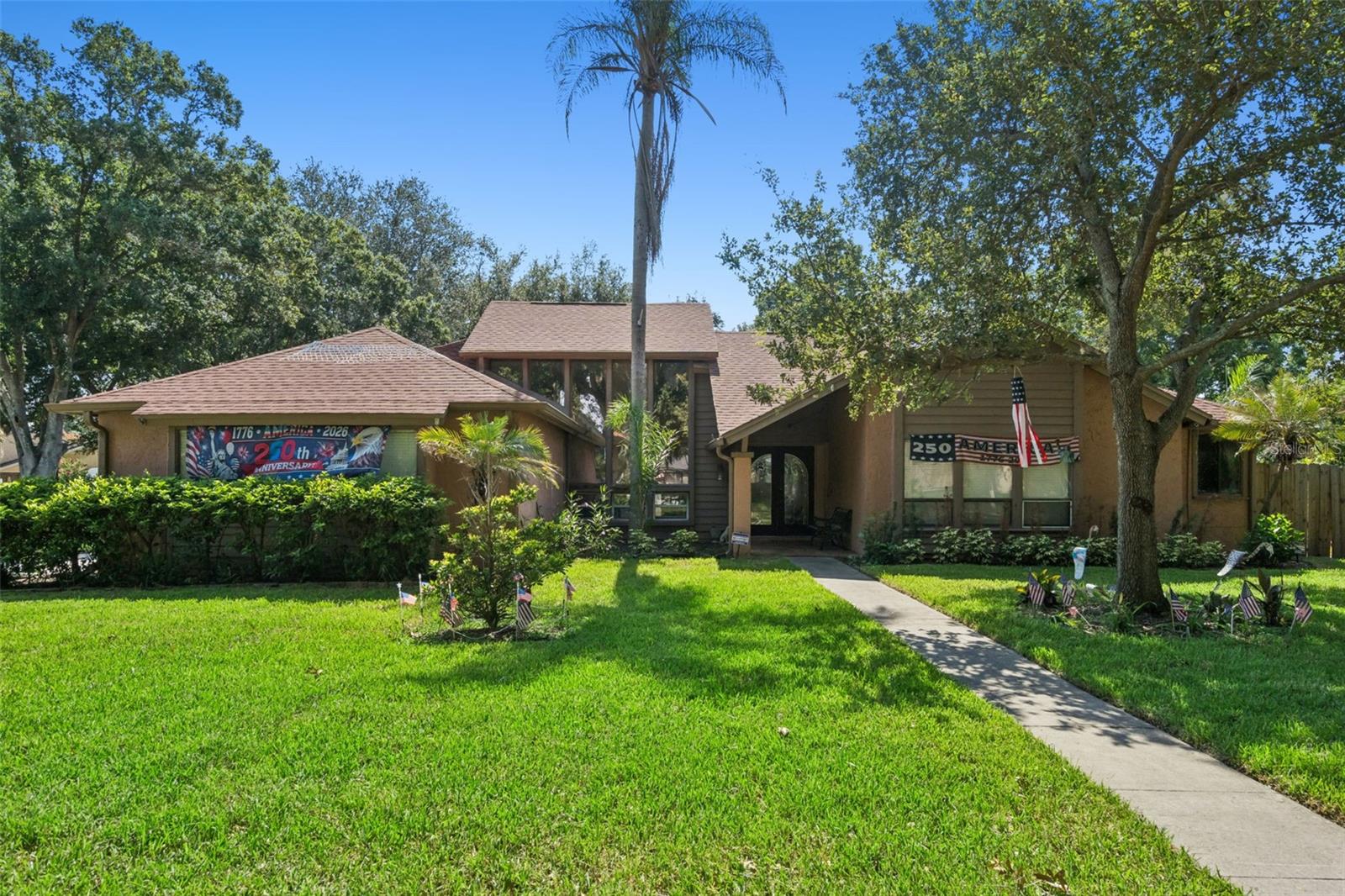 Single Family Residence in ORLANDO, FL - Daniel Dourado